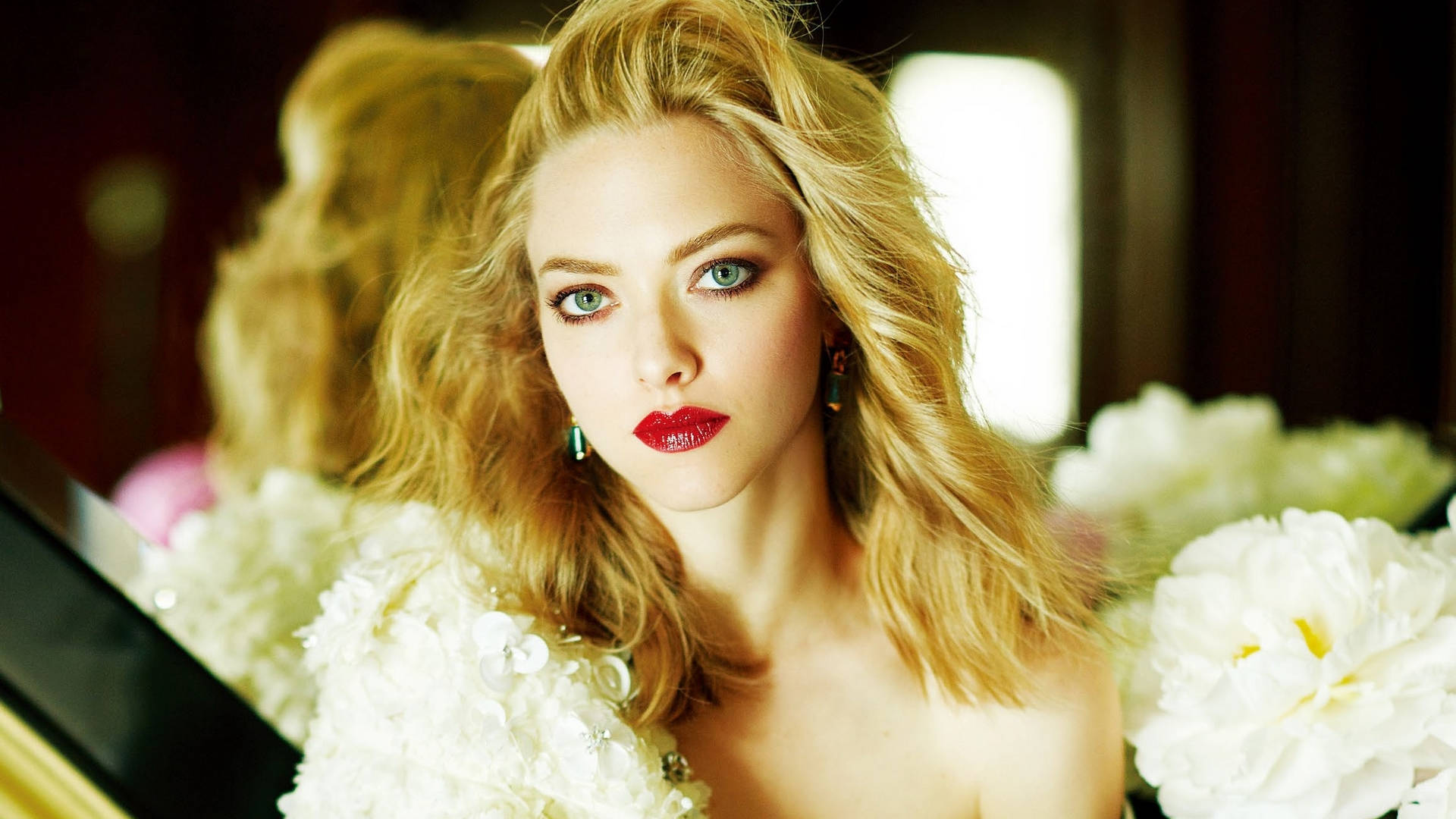 Beautiful Blondes Wallpaper