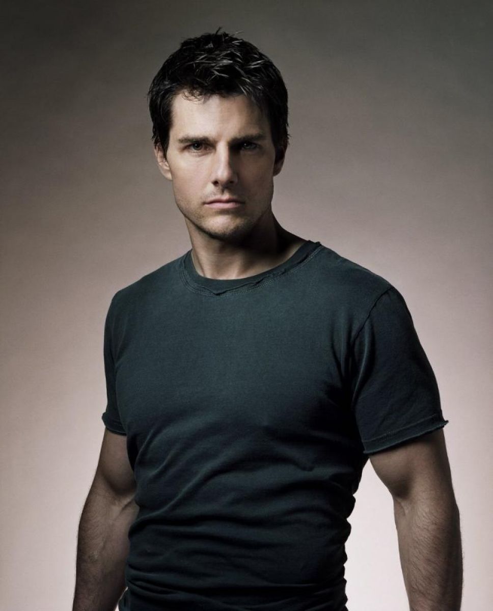Tom Cruise In Action HD Hollywood Actors Wallpaper For Mobile