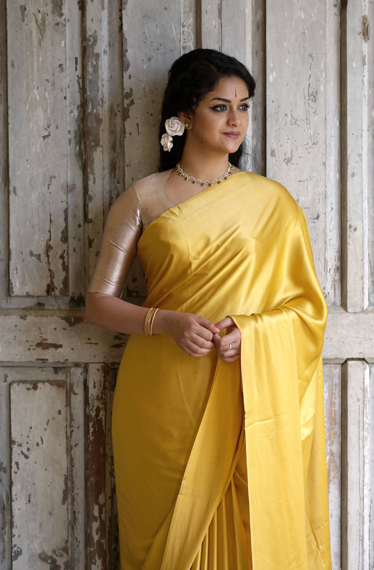 Keerthi Suresh Saree Wallpaper