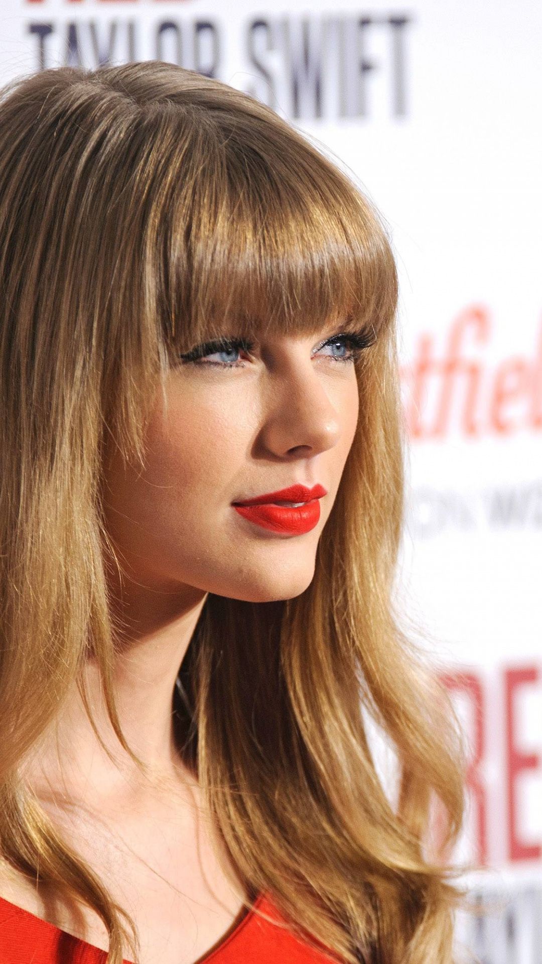 Gorgeous Singer Red Lips Taylor Swift Wallpaper Celebrity