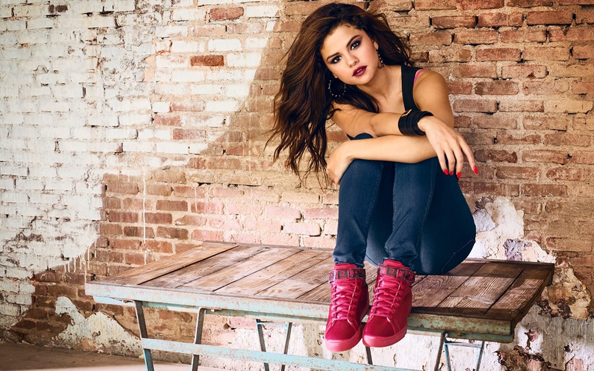Selena Gomez HD Wallpaper Background Image