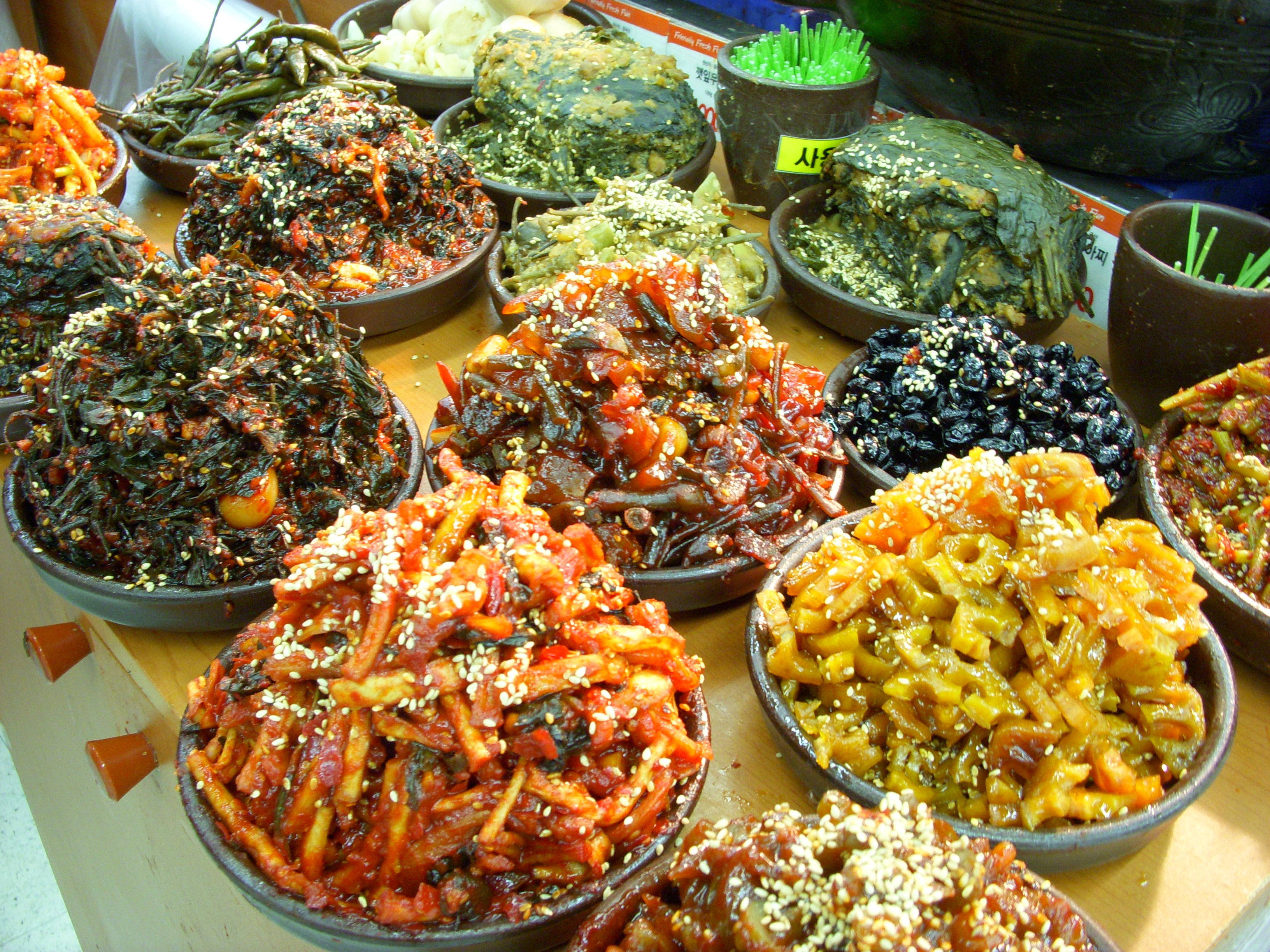 File Korean Cuisine Kimchi Banchan Jpg Wikimedia Mons