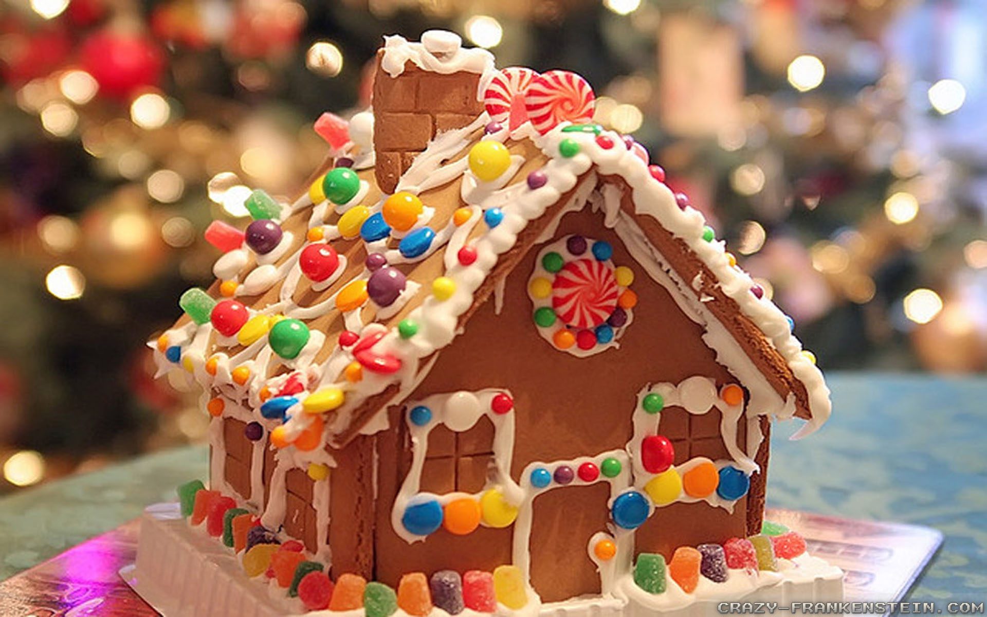 Simple Christmas Gingerbread Houses Candy christmas gingerbread
