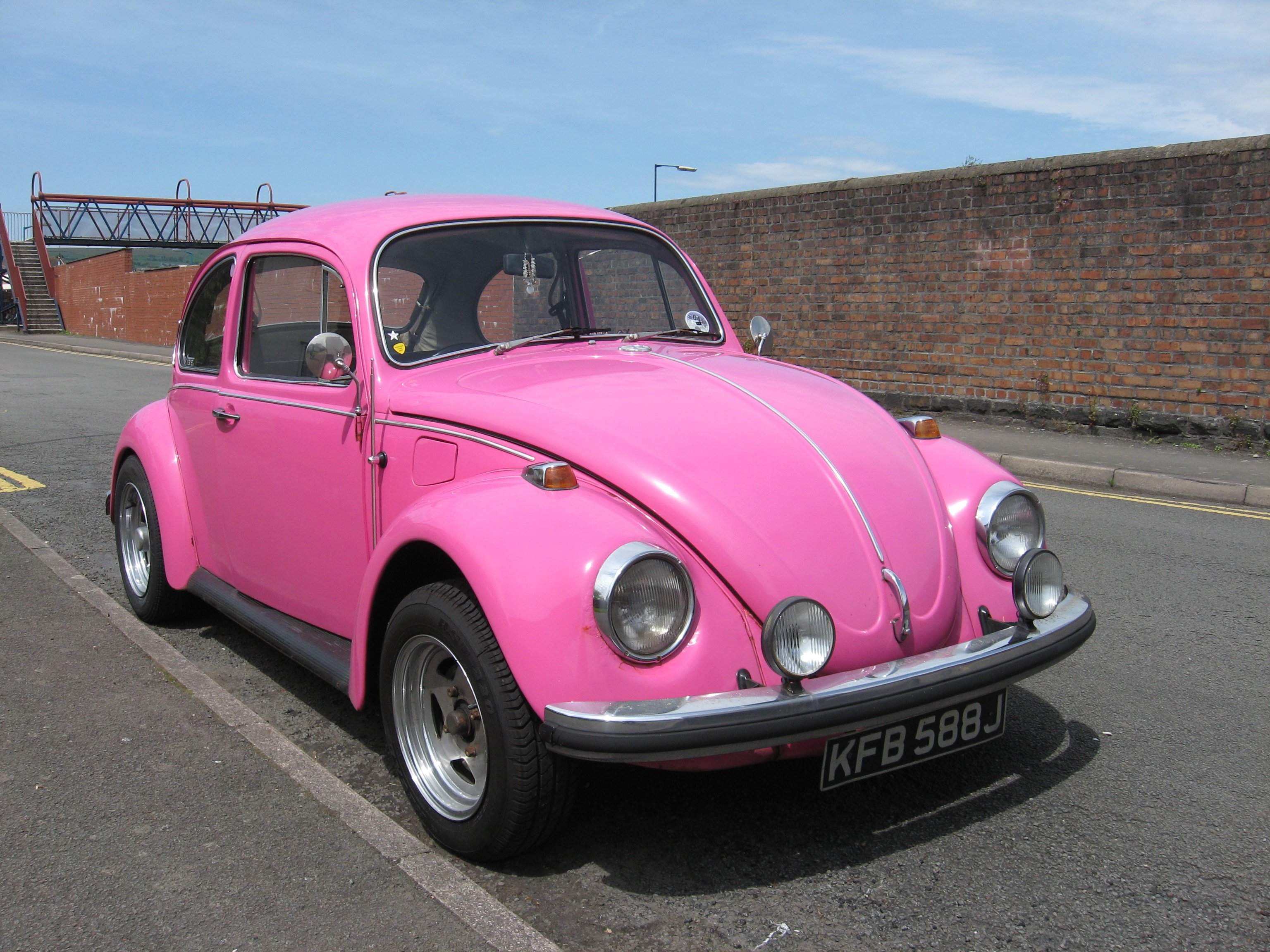 Pink Volkswagen Beetle   Wallpaper Pin it 3072x2304