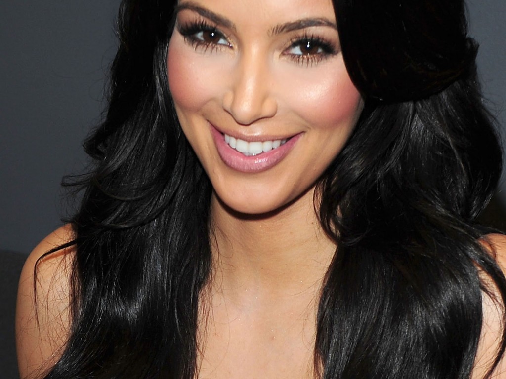 Top Kim Kardashian HD Wallpaper For Desktop Hot Actress