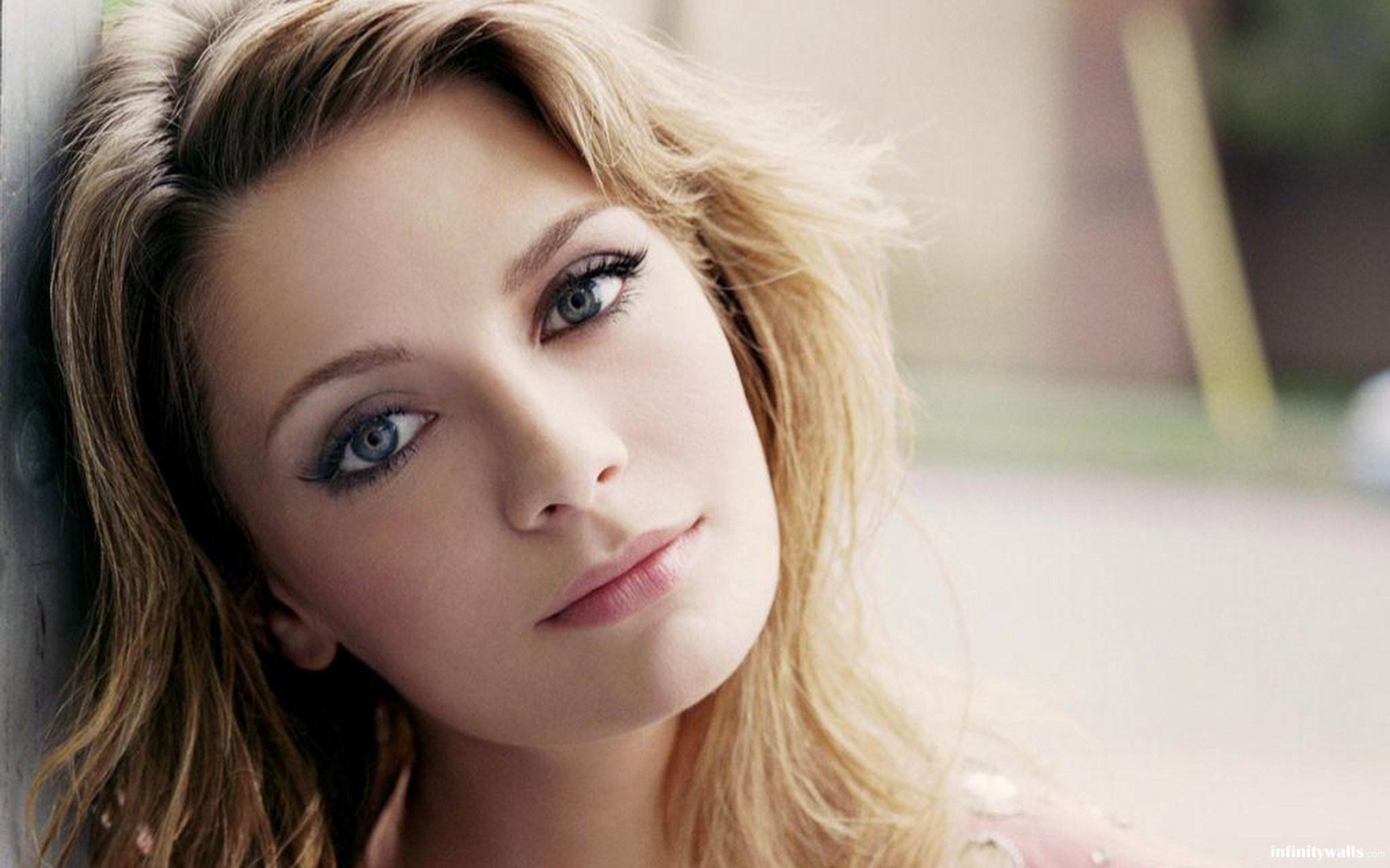 Women Faces Wallpaper