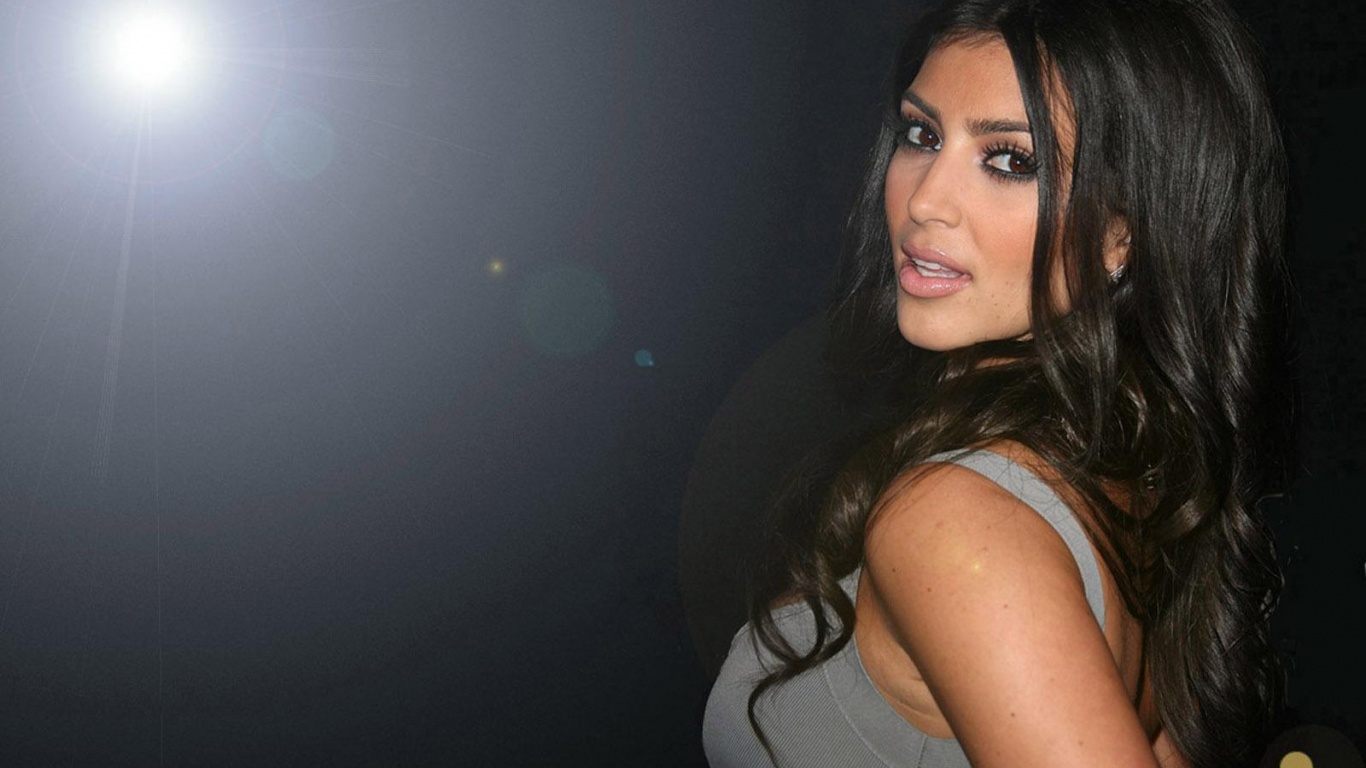 Wallpaper Desktop Kim Kardashian