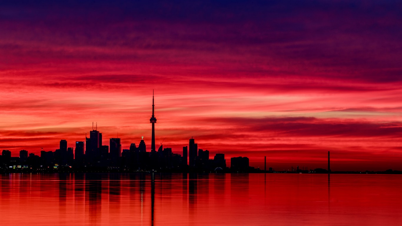 Download wallpaper toronto at night canada cn tower evening red