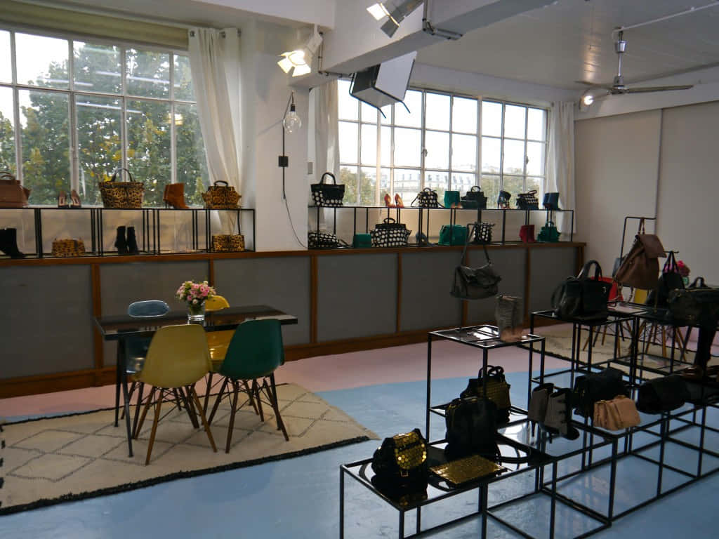 En J R Medreyfuss Studio Translates To Me Dreyfuss Wallpaper
