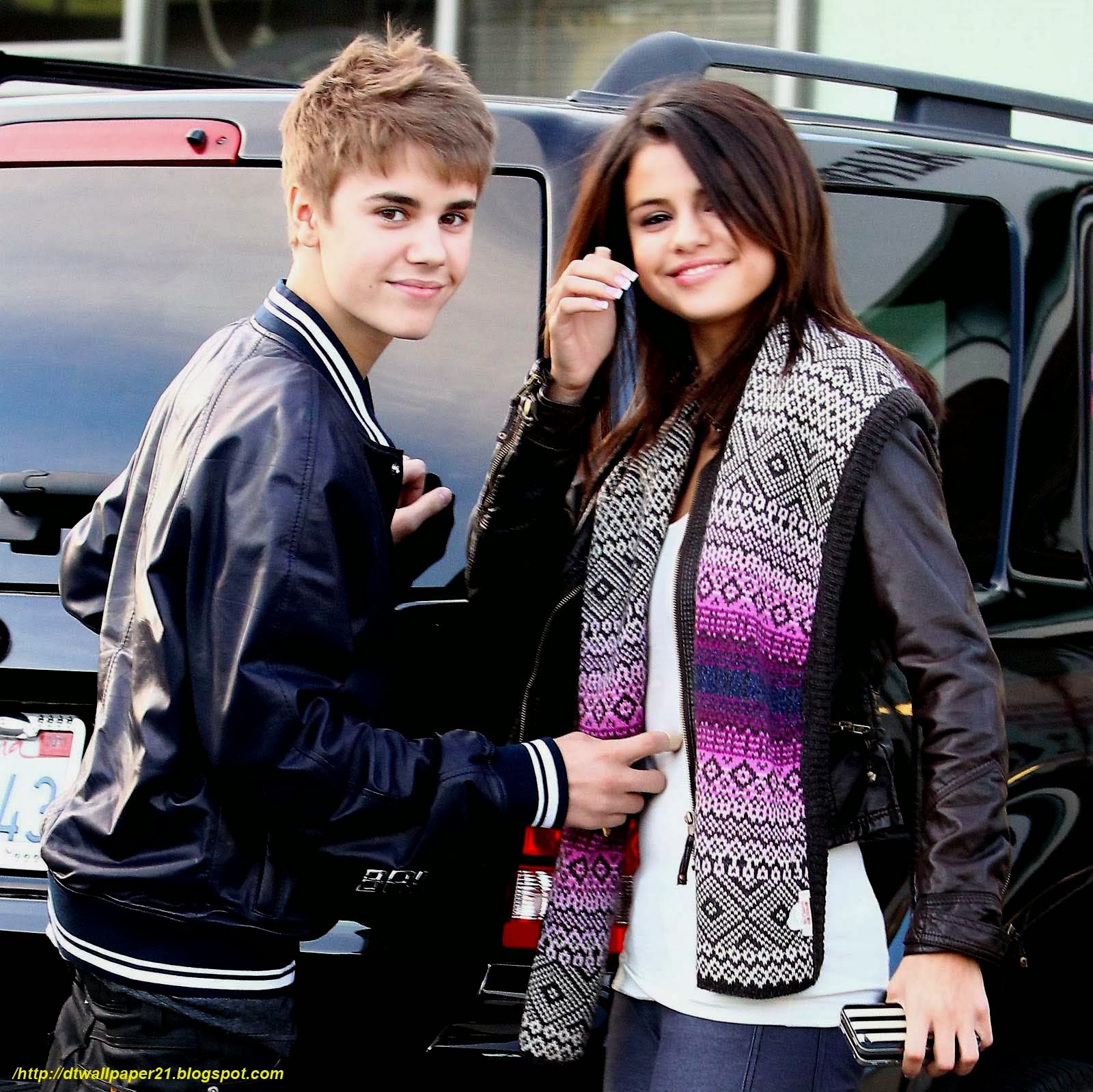 Celeb Wallpaper HD Justin Bieber And Selena Gomez