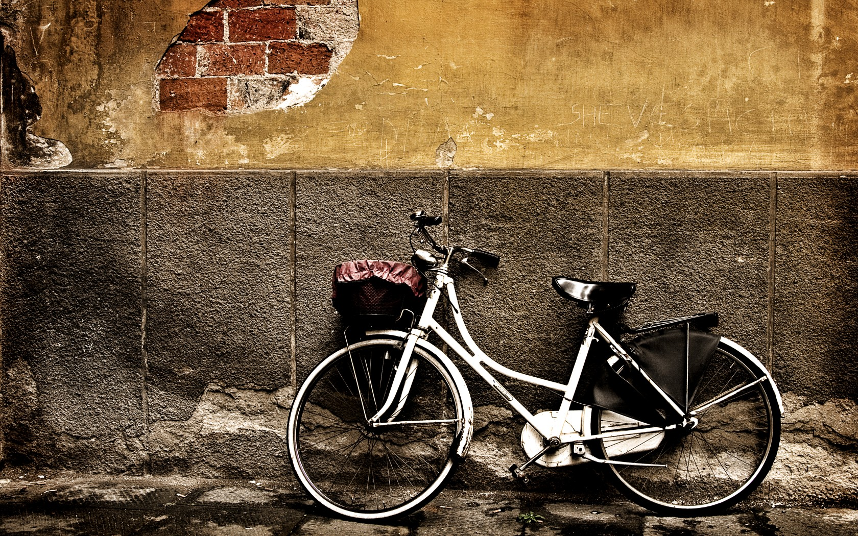 Vintage Bicycle Wallpaper HD Background