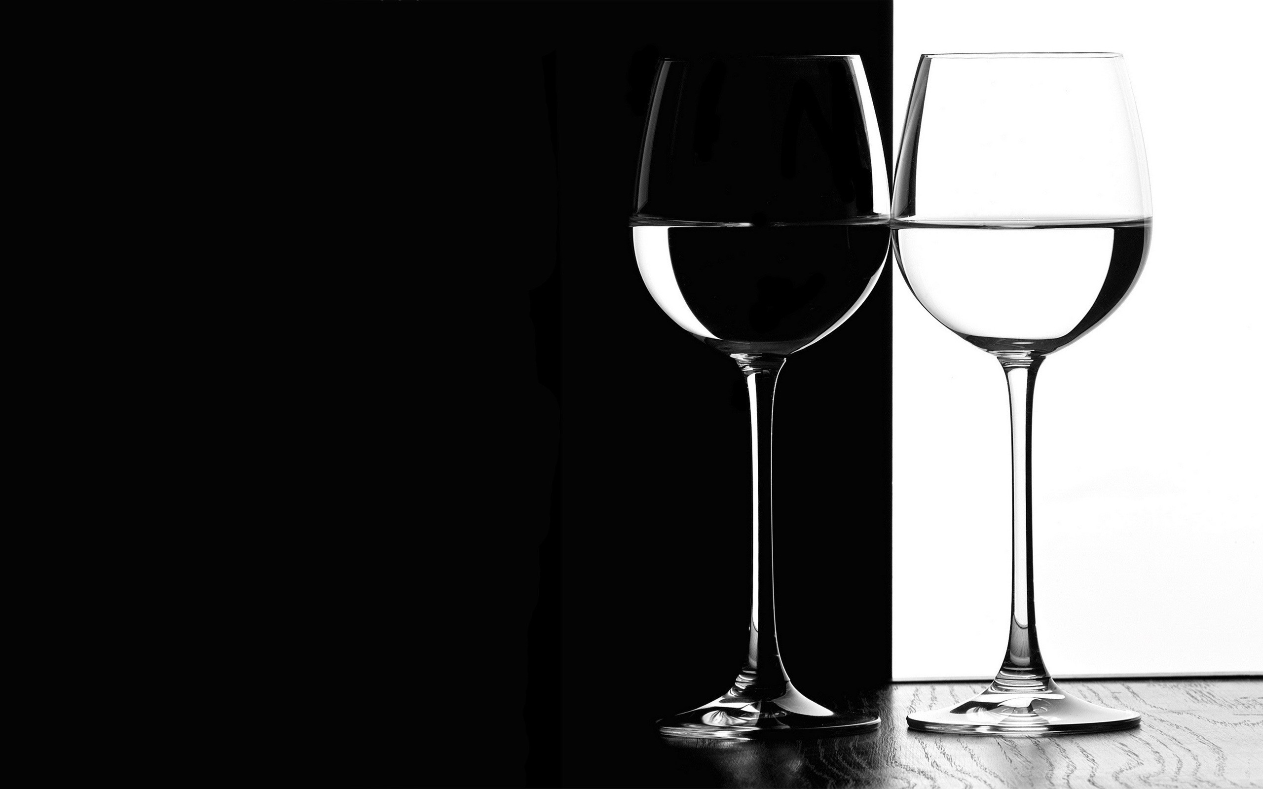 Glass Wine Wallpaper 2560x1600 Glass Wine Black Background 2560x1600