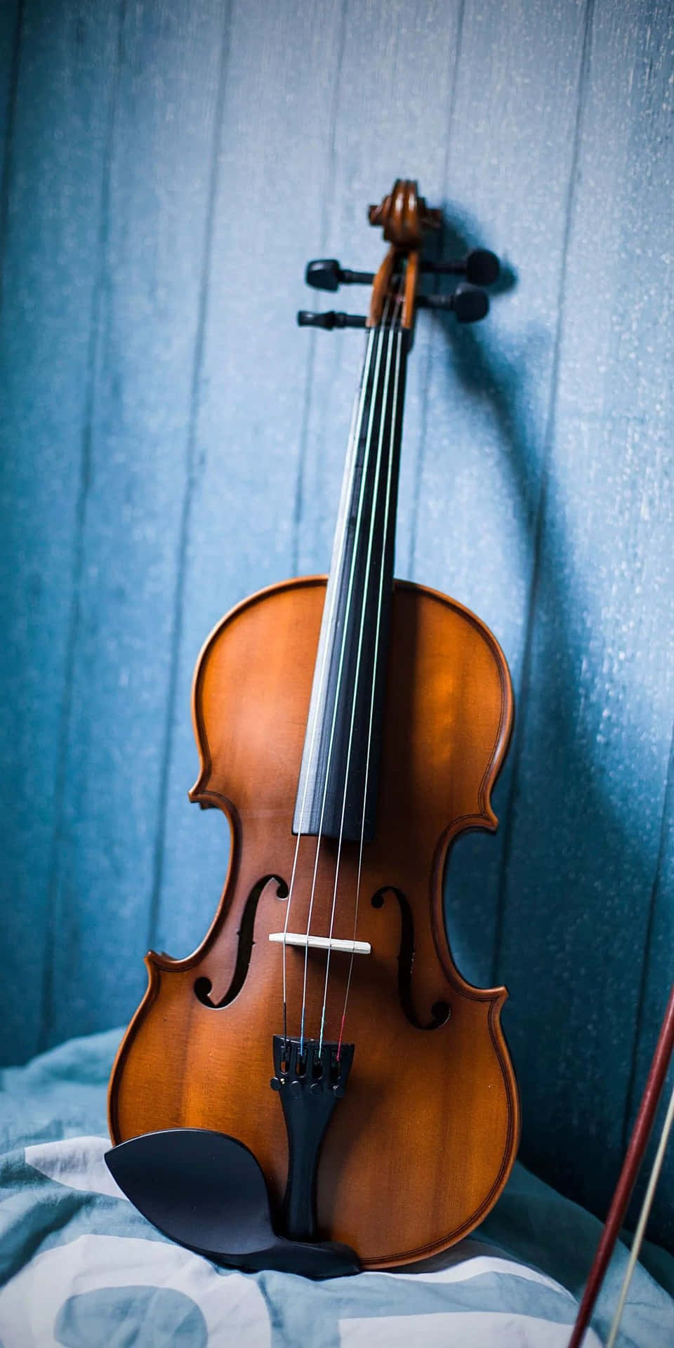Wooden Violin Phone Picture Wallpaper