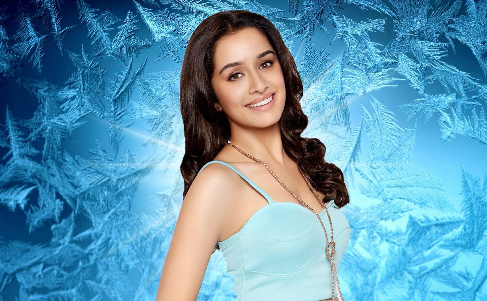 Cute Photo of Shraddha Kapoor Latest Bollywood Actress HD Wallpapers 1920x1186