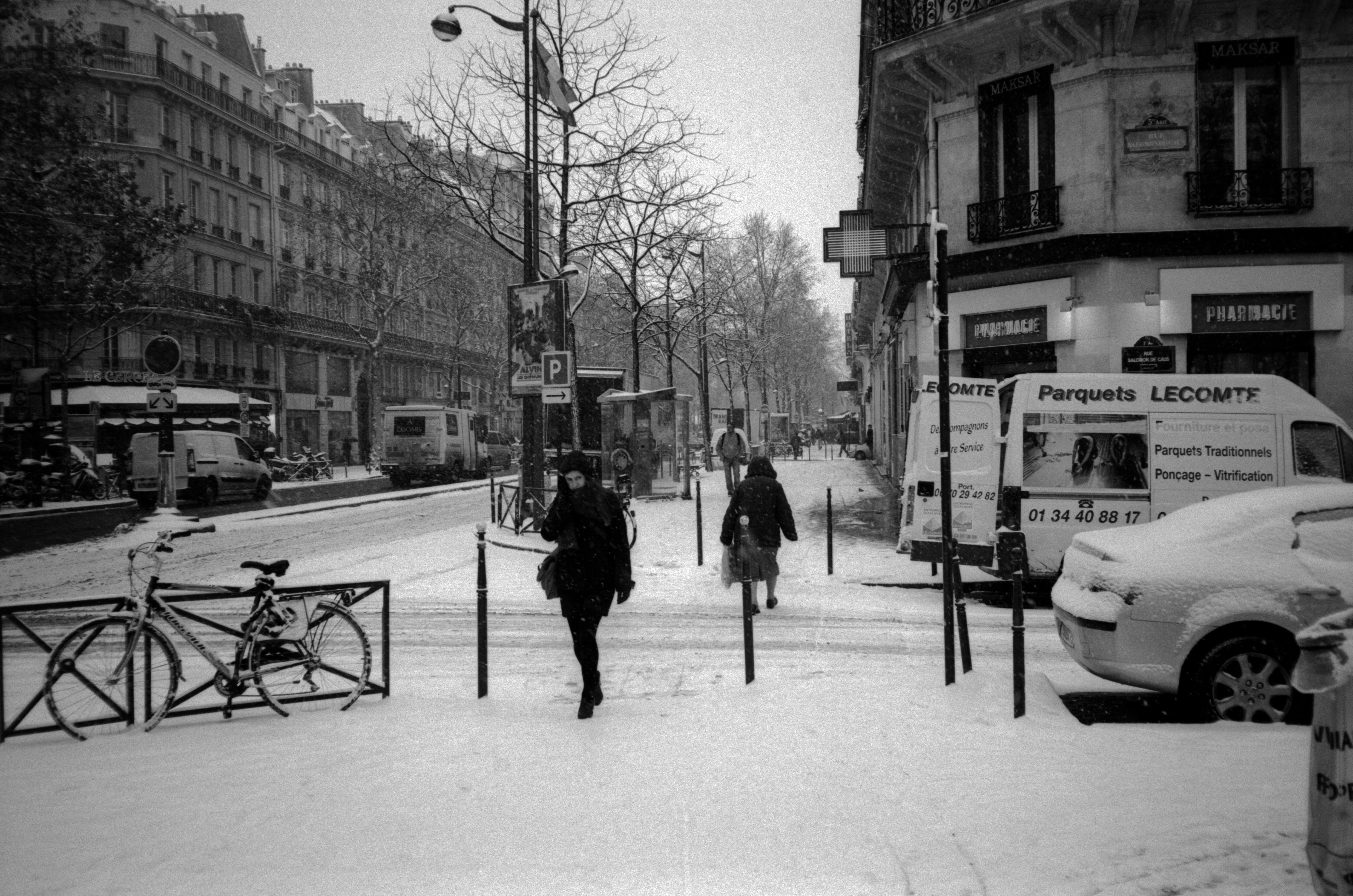 Snow In Paris Wallpaper And Image Pictures Photos