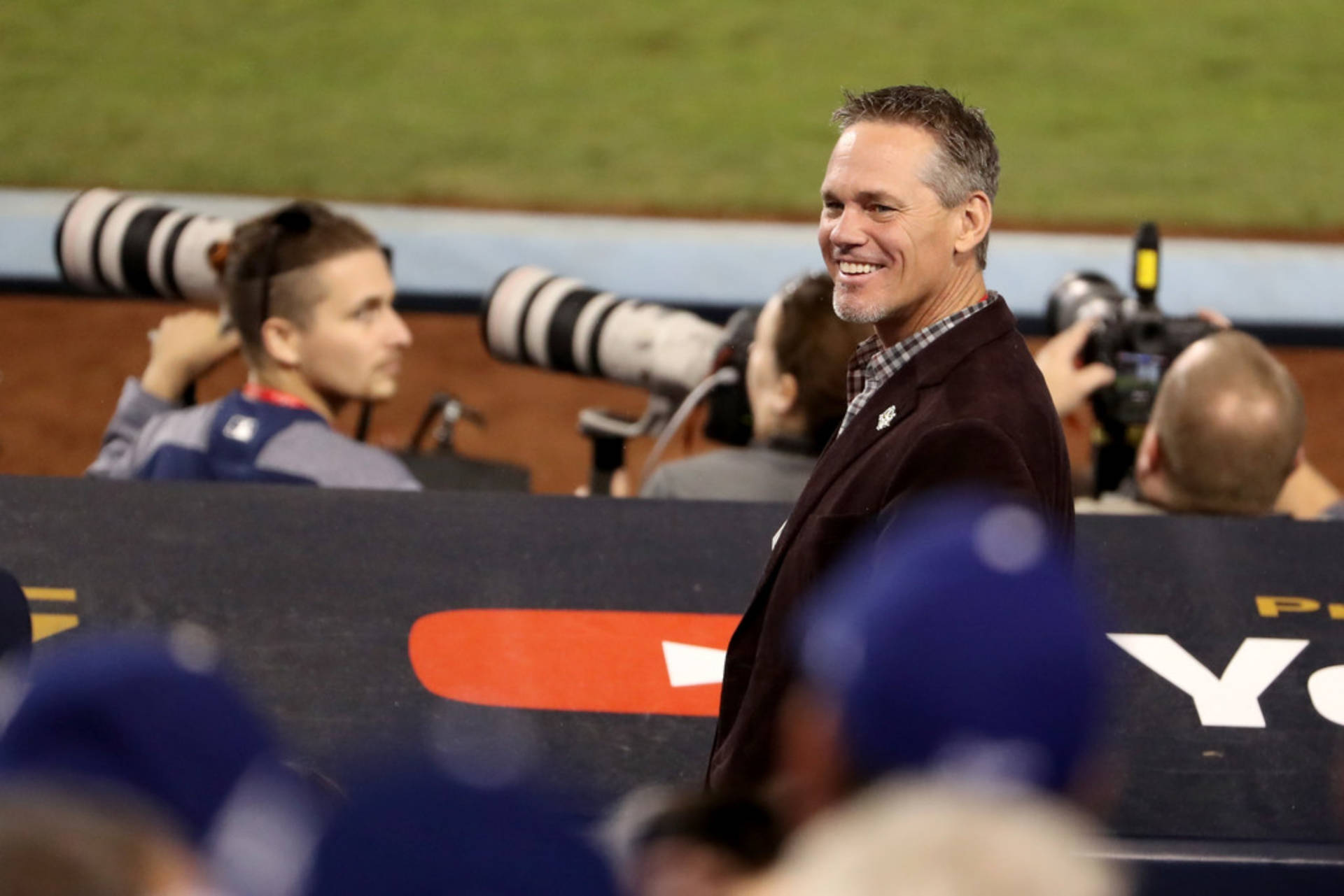 Craig Biggio Smiling At Baseball Fans Wallpaper