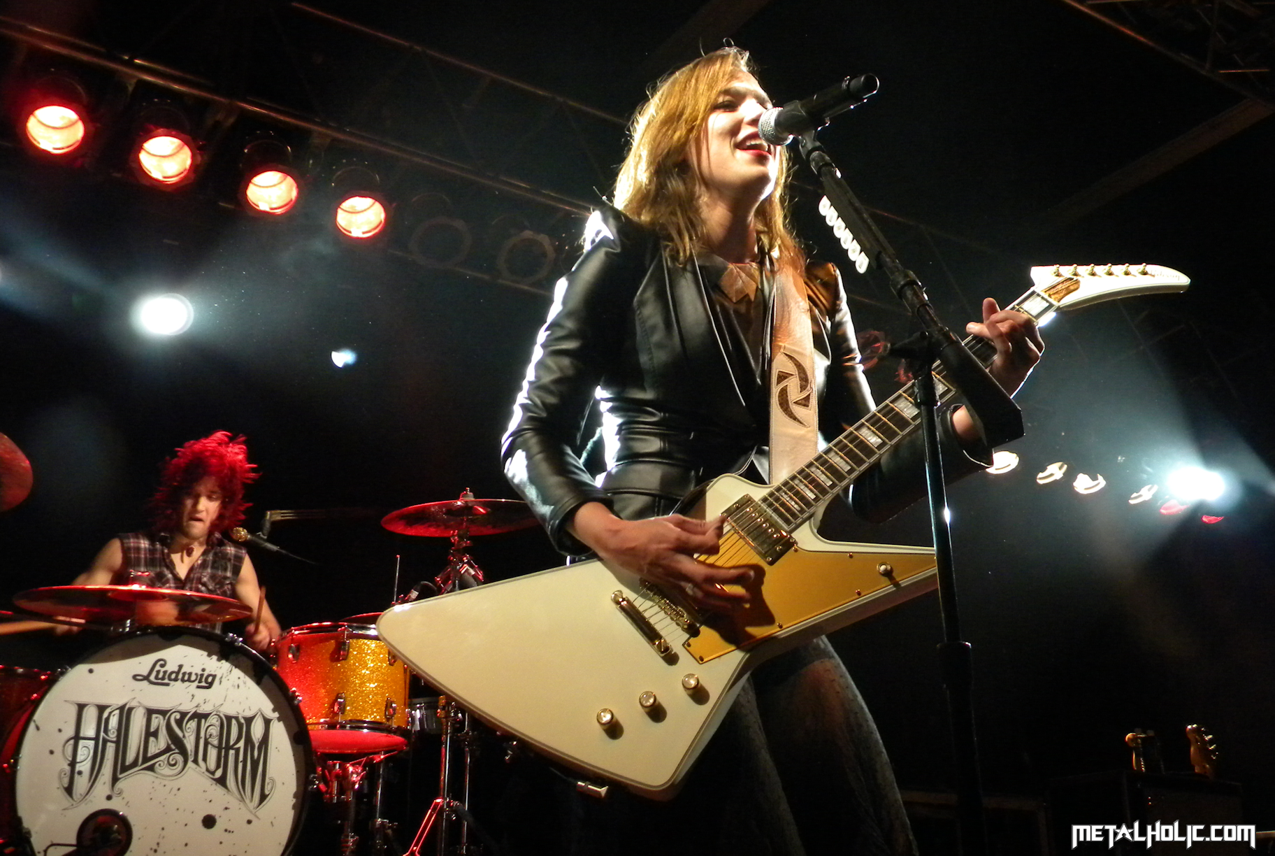 Free Download Lzzy Hale Photo 36931820 1824x1224 For Your.