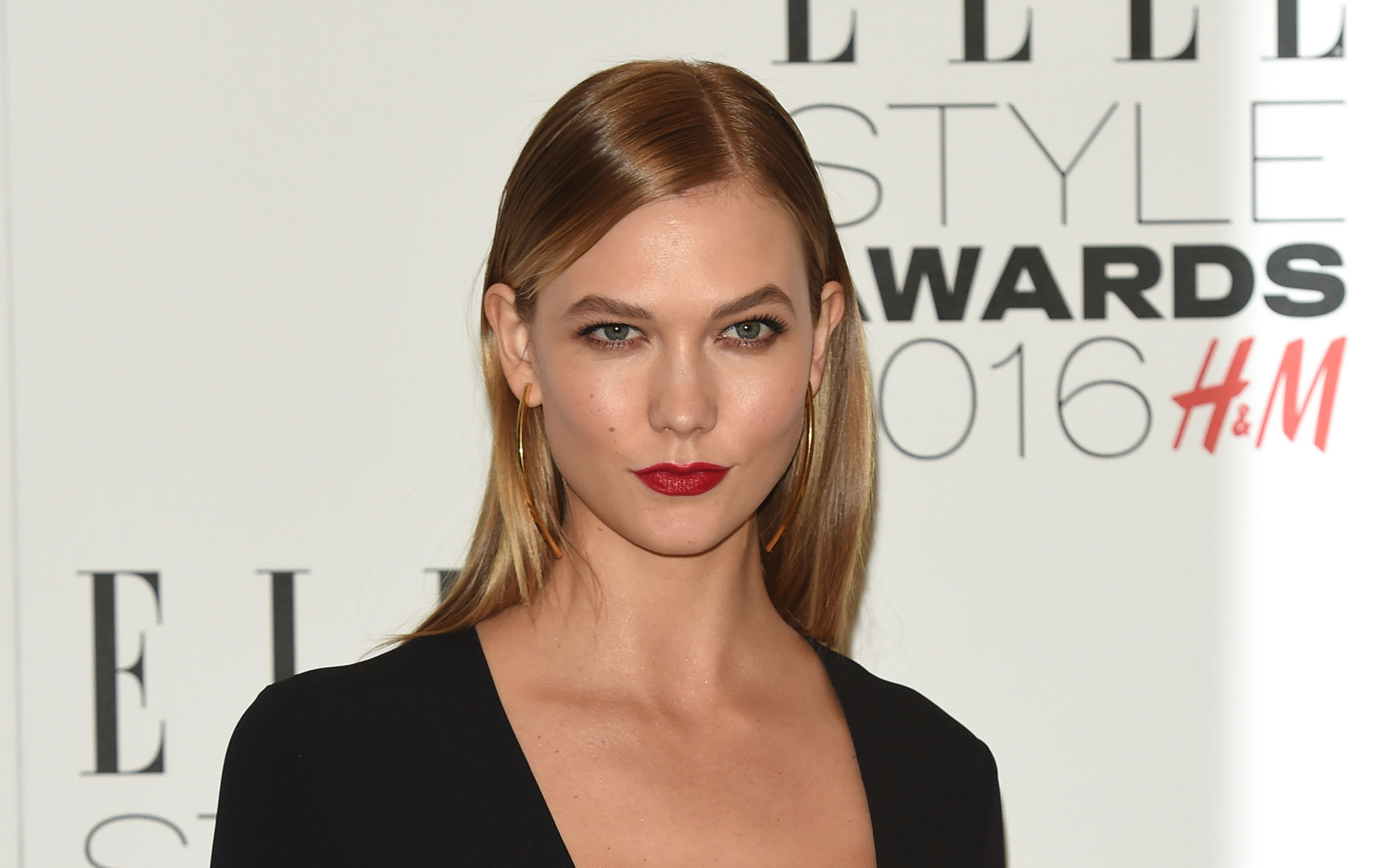 Kloss Portrait At The Elle Style Awards In Londo Wallpaper