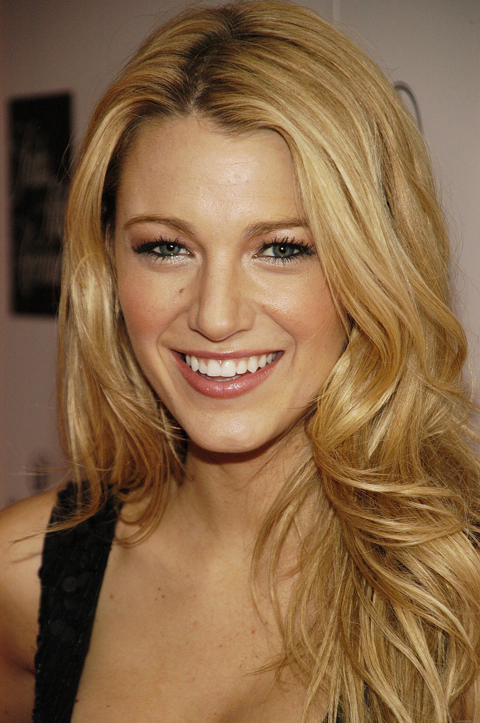 Blake Lively Wallpaper Image Photos Pictures Background