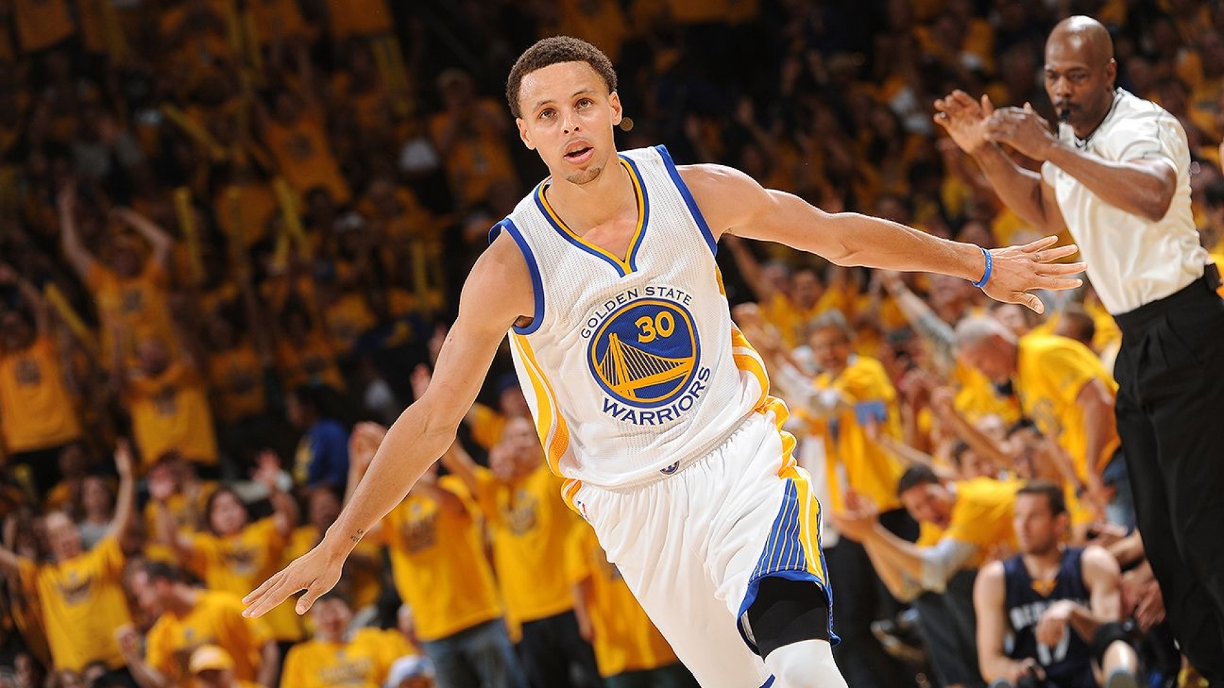Stephen Curry Set An Nba Record With Pointers And Averaged