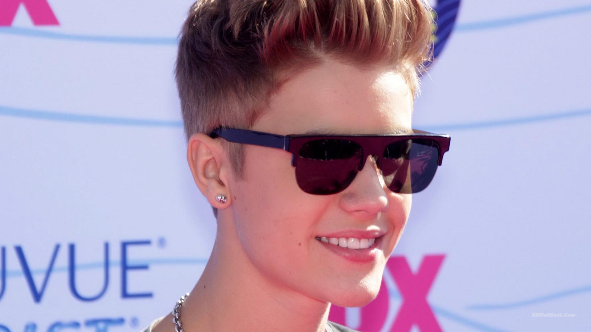Justin Bieber Wallpaper HD Background