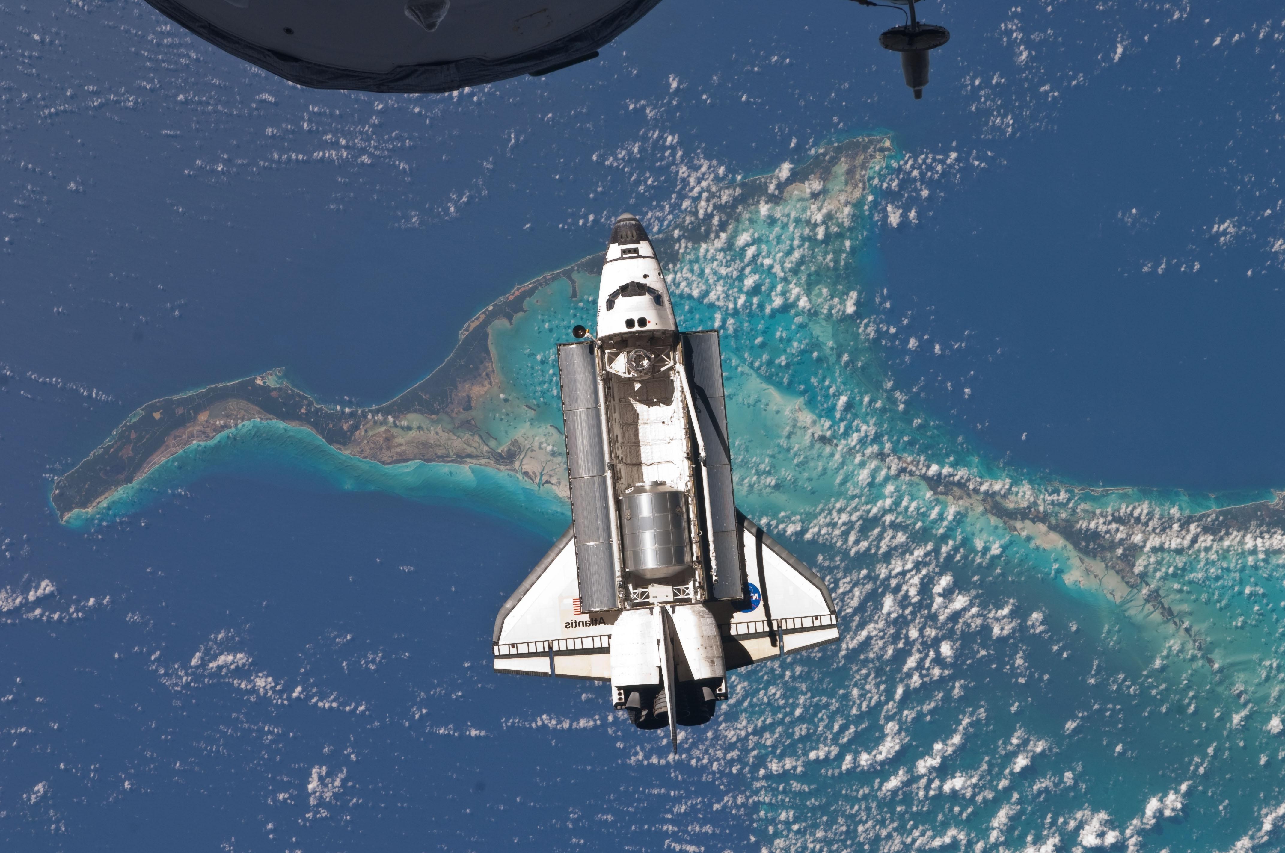 Space Shuttle Atlantis Wallpaper And Background Image