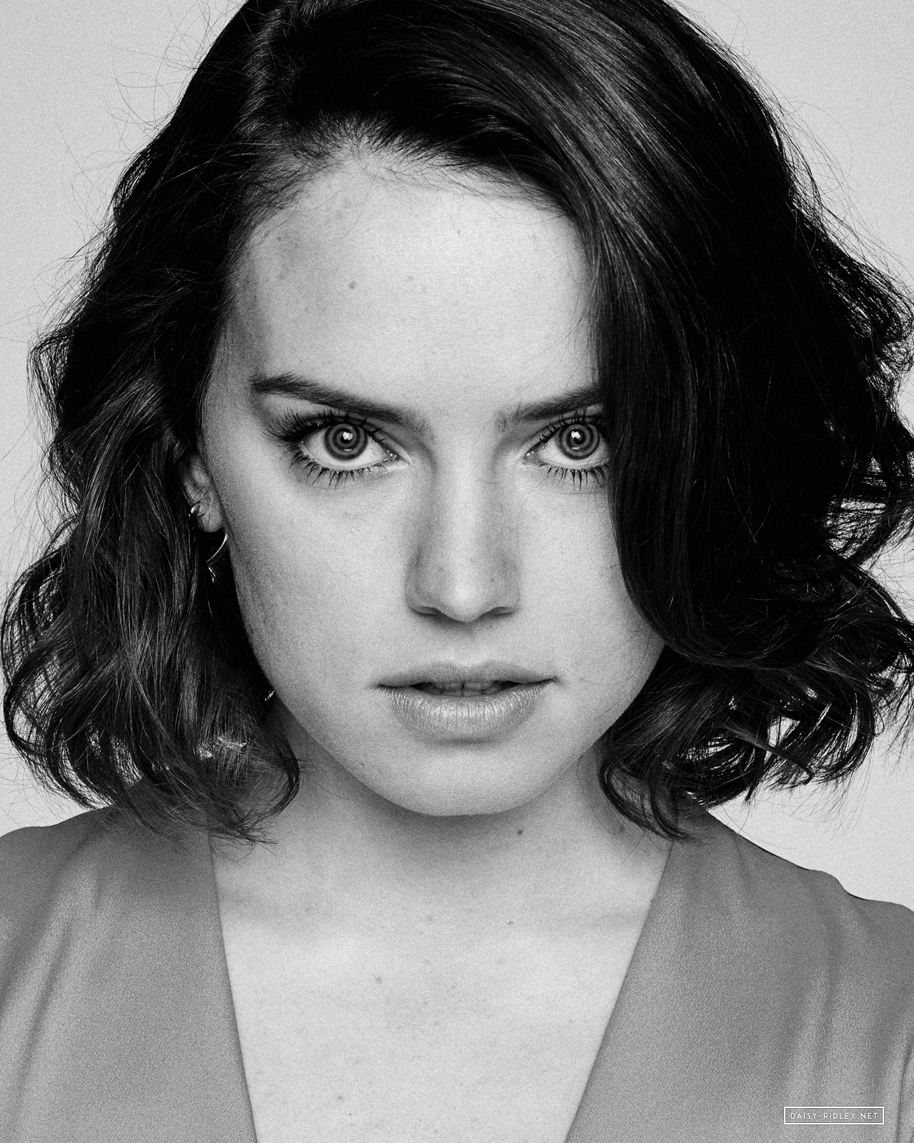 Daisy Ridley Wallpaper For iPhone Android