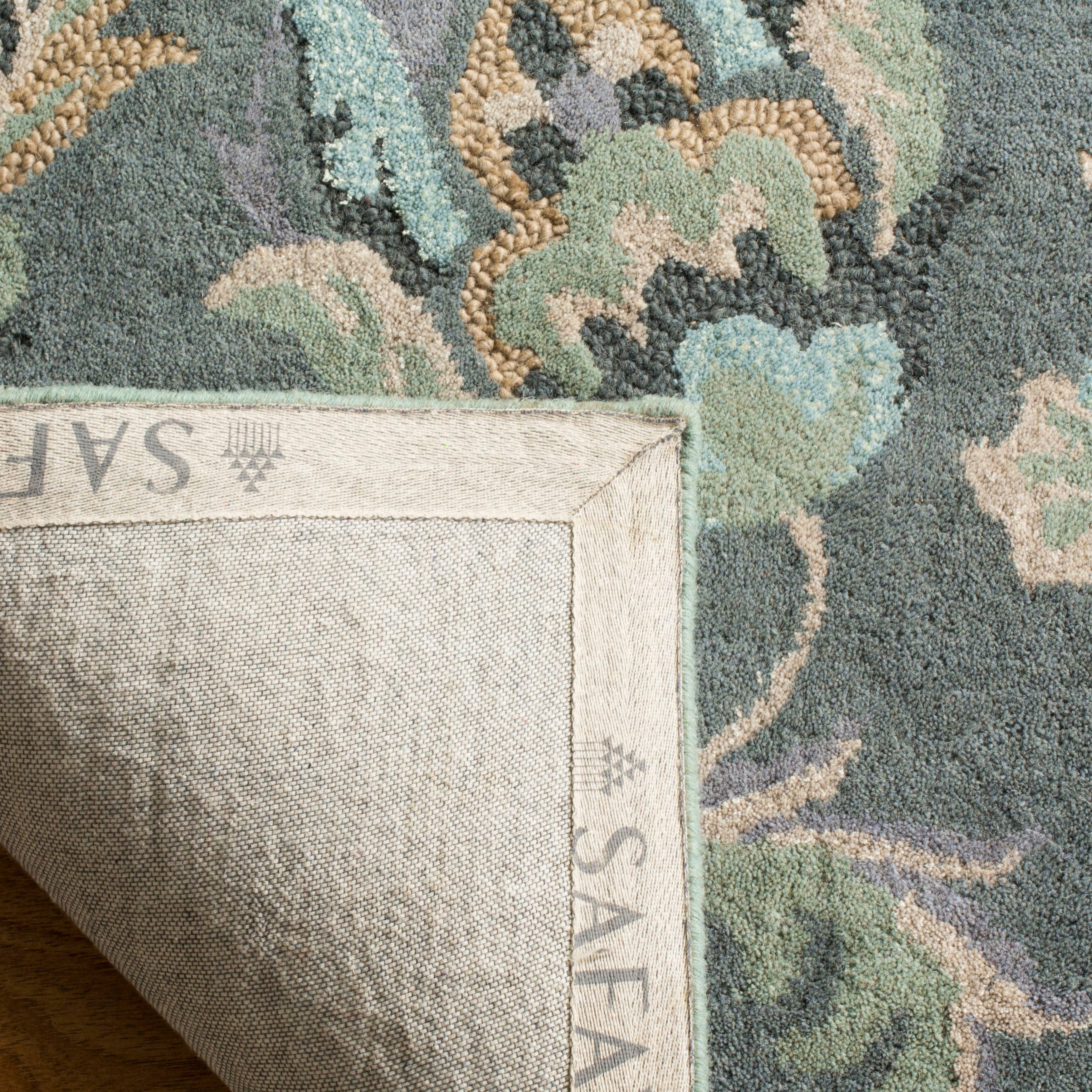 Shop Safavieh Handmade Jardin Jamya Country Floral Wool Rug On