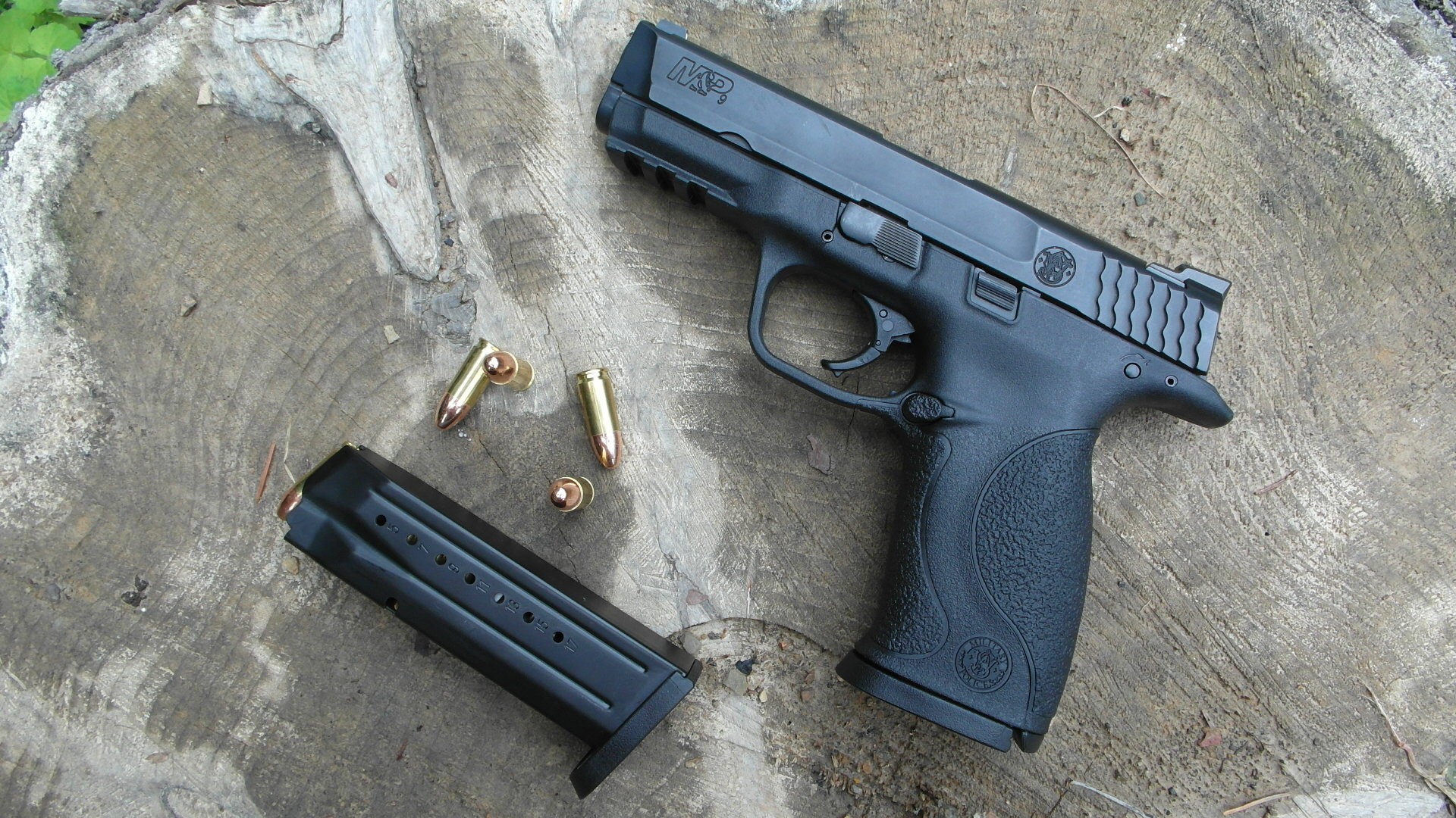 Smith Wesson Pistol Puter Wallpaper Desktop Background