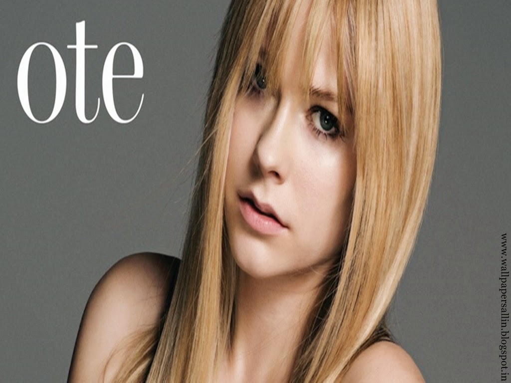 Avril Lavigne Hot HD Wallpaper