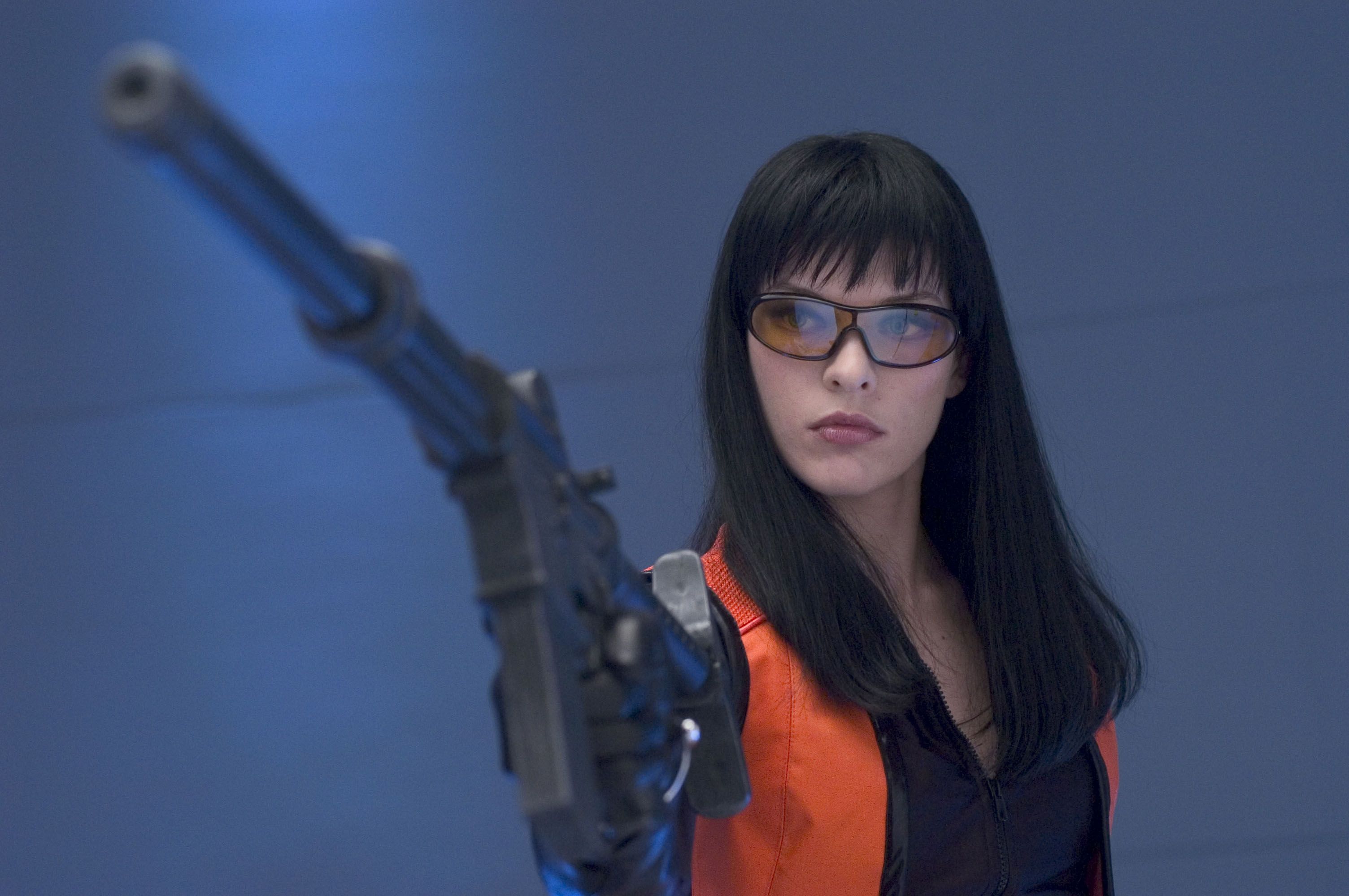 Guns Ultraviolet Milla Jovovich HD Wallpaper Celebrity Actress