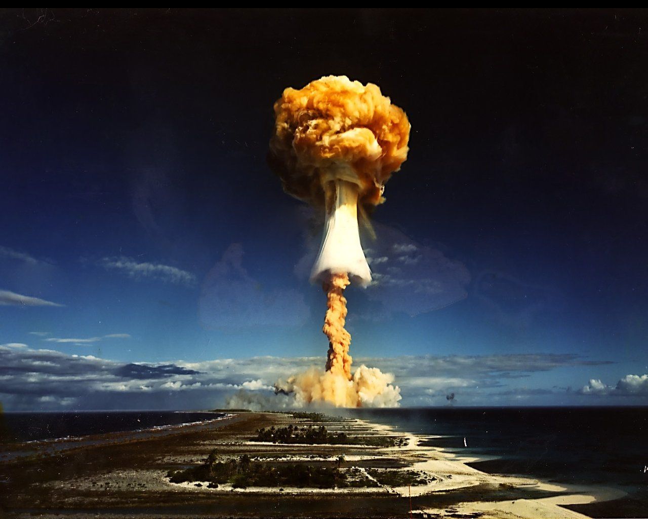 Mushroom Cloud wallpapers Photo and Wallpapers