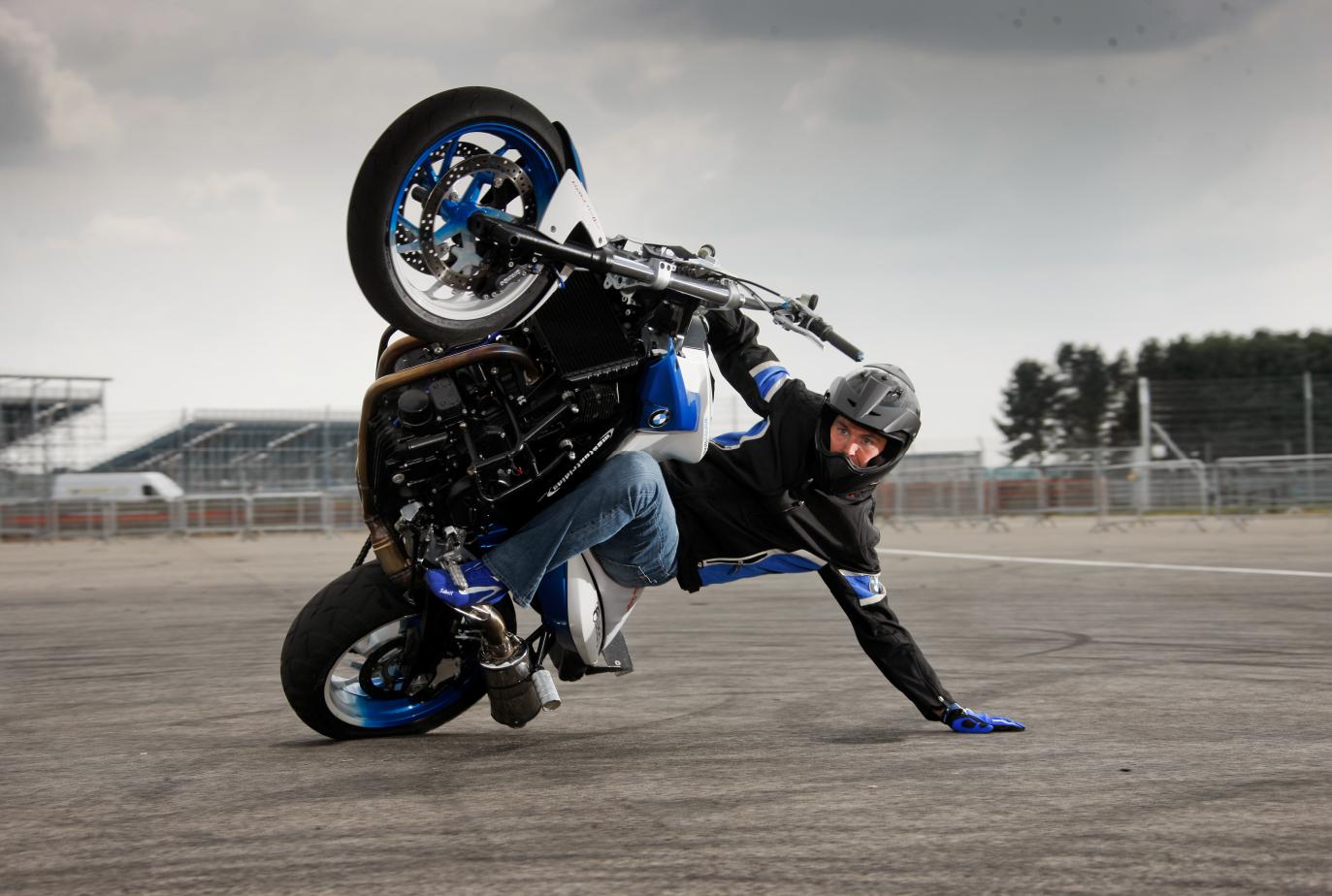 Motorcycle Stunts Wallpaper HD Car Pictures