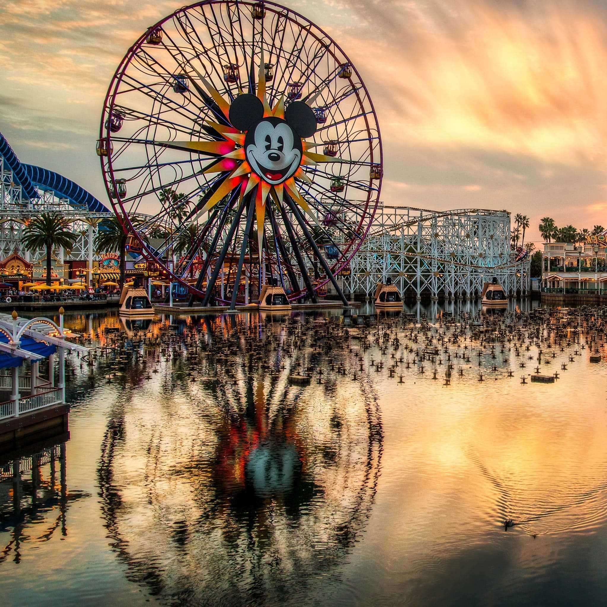 Ferris Wheel Background Wallpaper