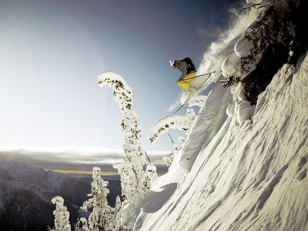 Powder Skiing Wallpaper Photo Lynsey Dyer At