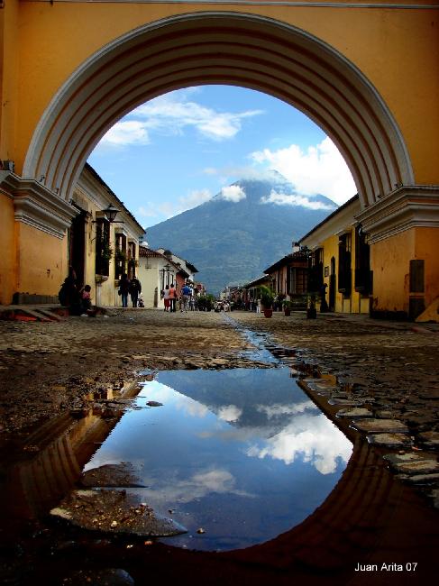 Arch In Antigua Guatemala By Juan Arita