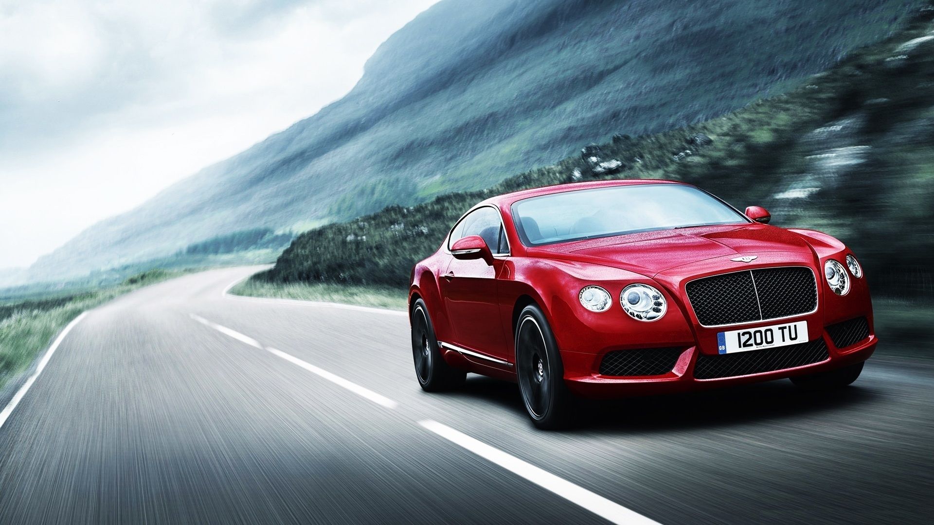Xe hơi Bentley đỏ 2012: Chiếc xe hơi sang trọng Bentley đỏ ra mắt năm 2012 sẽ làm người xem mãn nhãn với thiết kế tinh tế, sức mạnh đầy ấn tượng và độ sang trọng hoàn hảo. Hãy cùng chiêm ngưỡng chiếc xe hơi Bentley đỏ 2012 qua hình ảnh đầy tính chất thời sự!