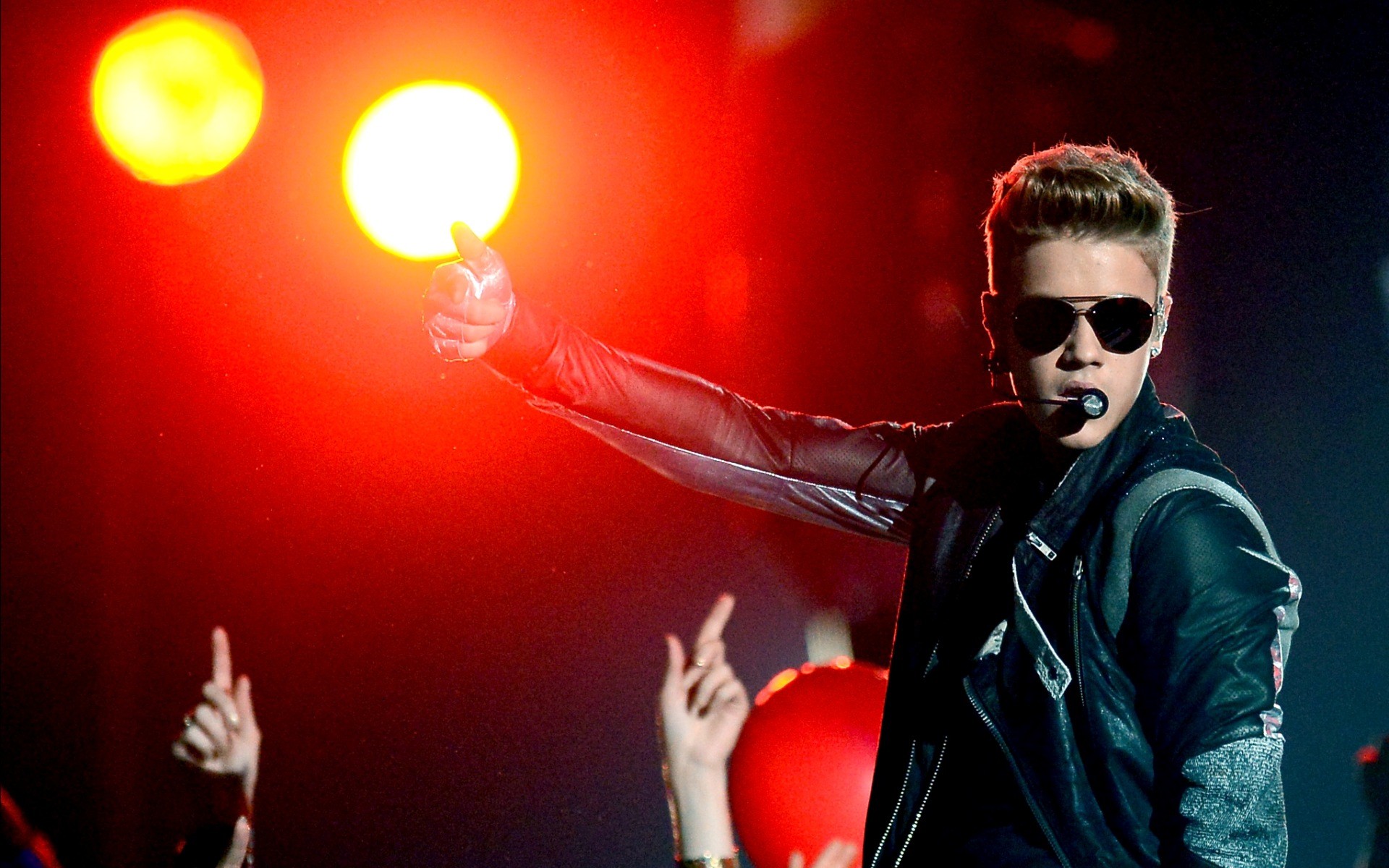 Image Victoria Justin Bieber Background Windows Wallpaper