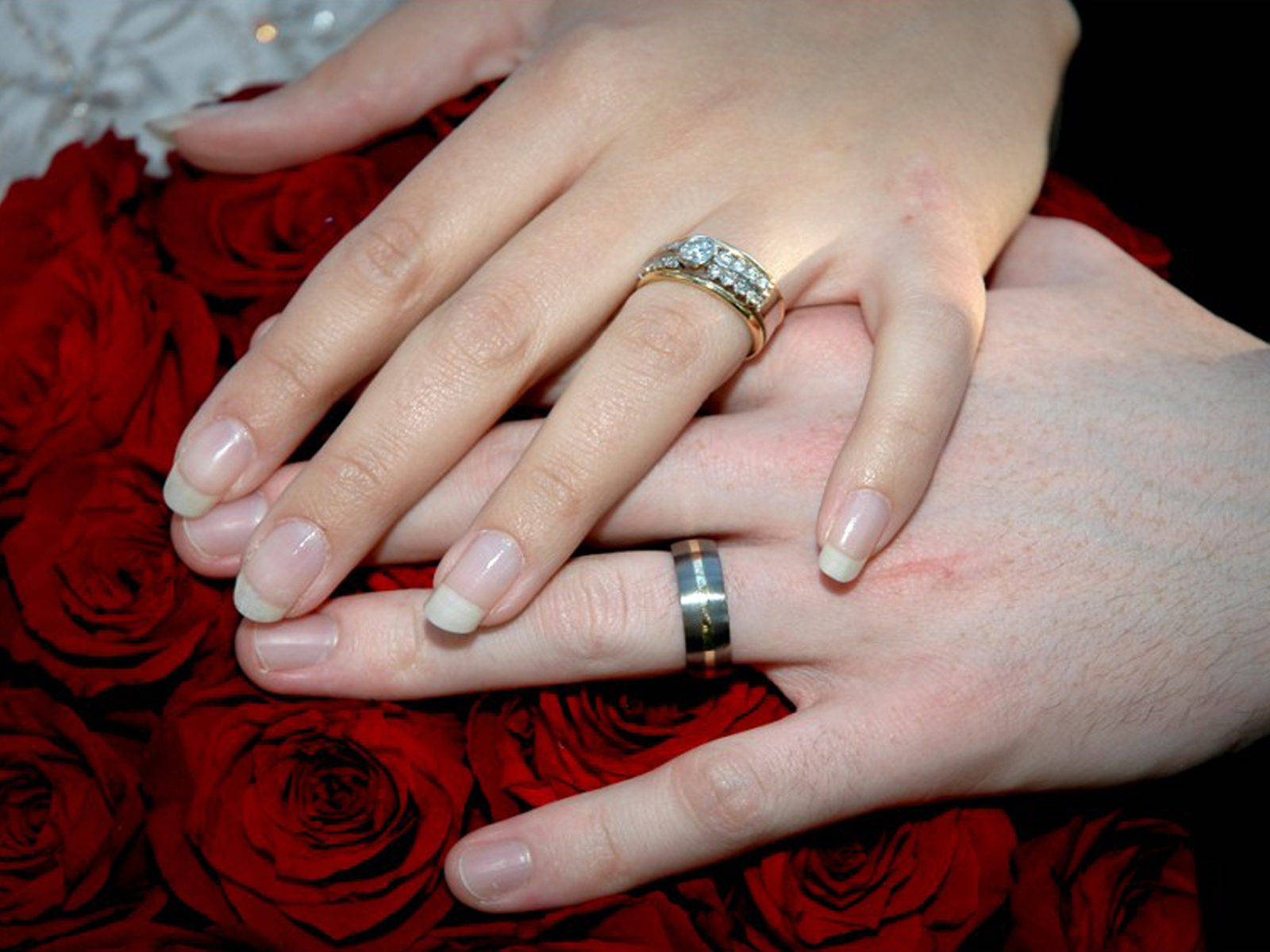 Couple Hands Wallpaper