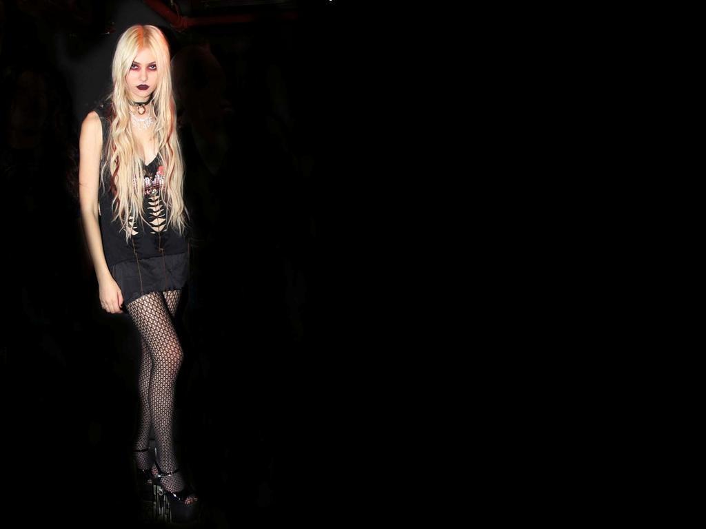 Taylor Momsen High Quality And Resolution Wallpaper On