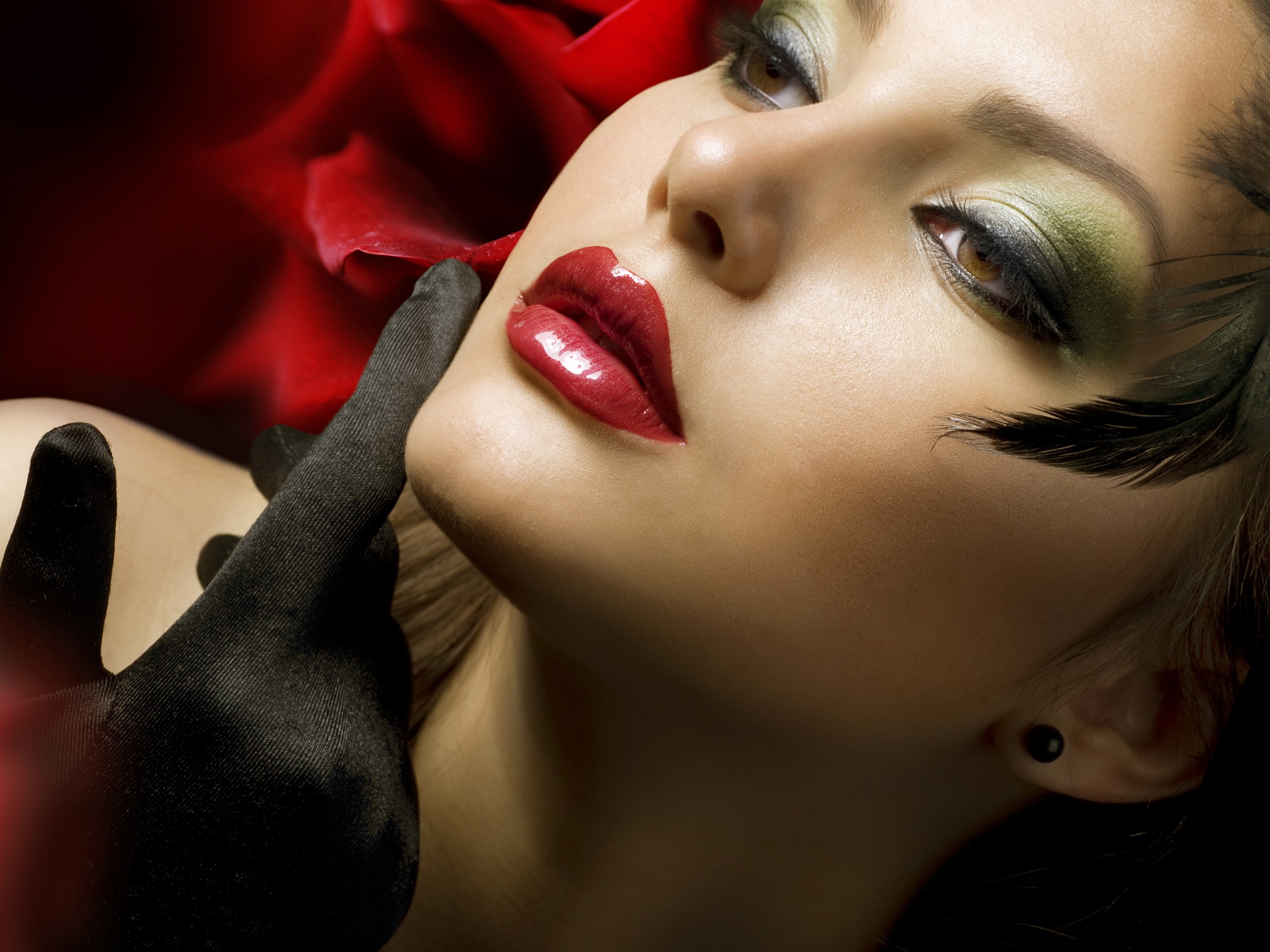Women Make Up Wallpaper Makeup Glamour Faces Red