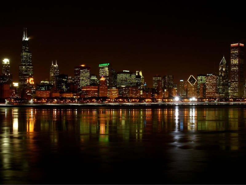 Chicago skyline at night click here to open a new window with this 800x600