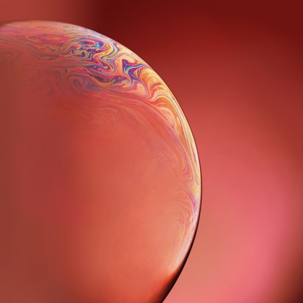 Grab the 12 iPhone XR Wallpapers of Bubble Colors