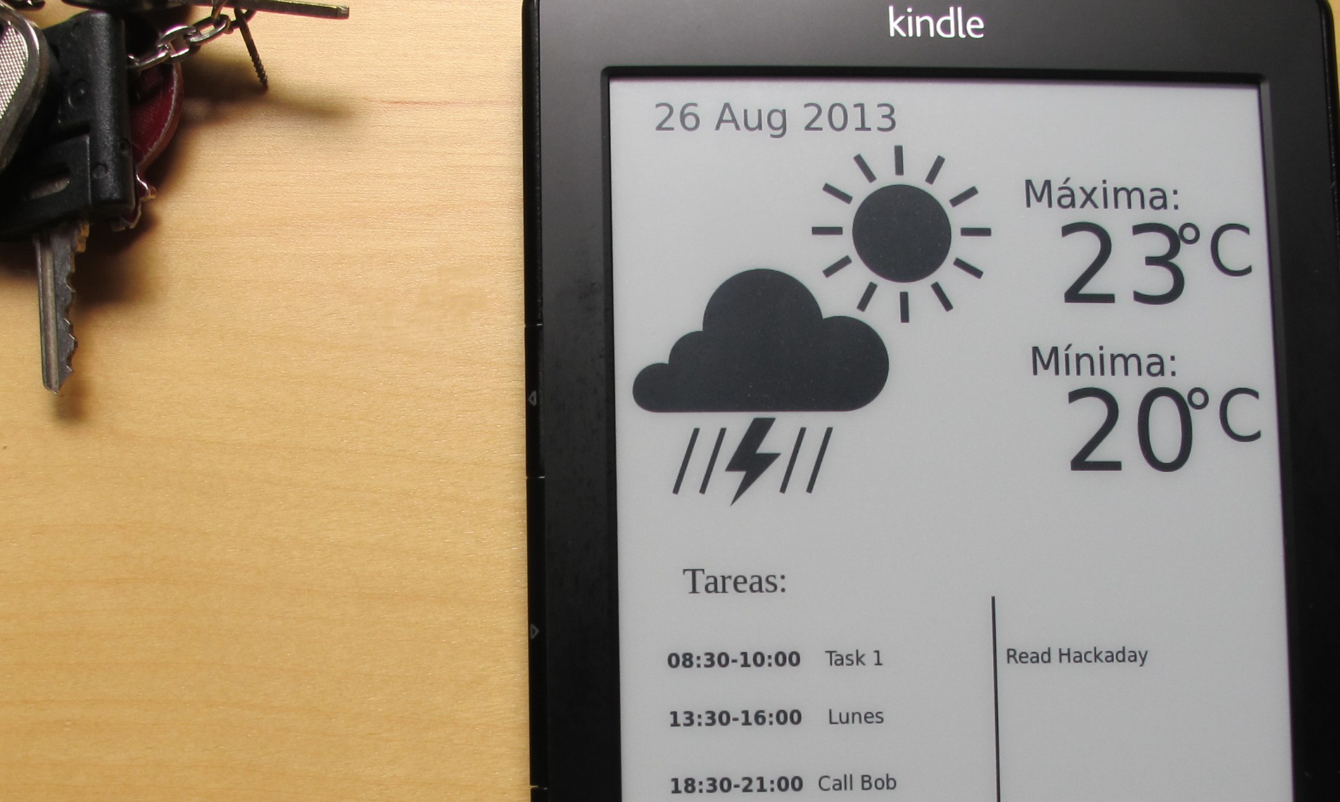Kindle Hack Adds Value To The Wallpaper Hackaday