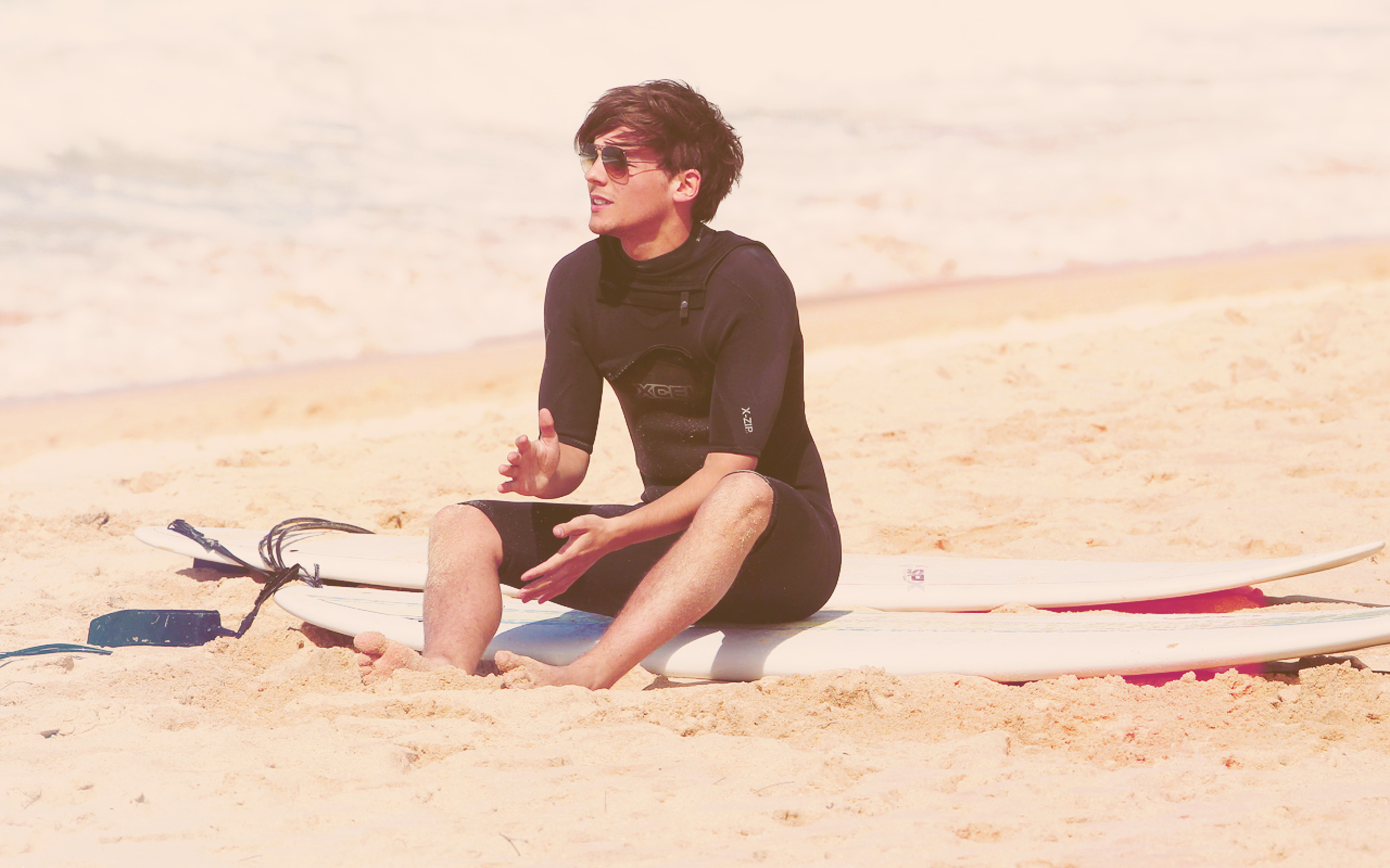 Louis Tomlinson Wallpaper