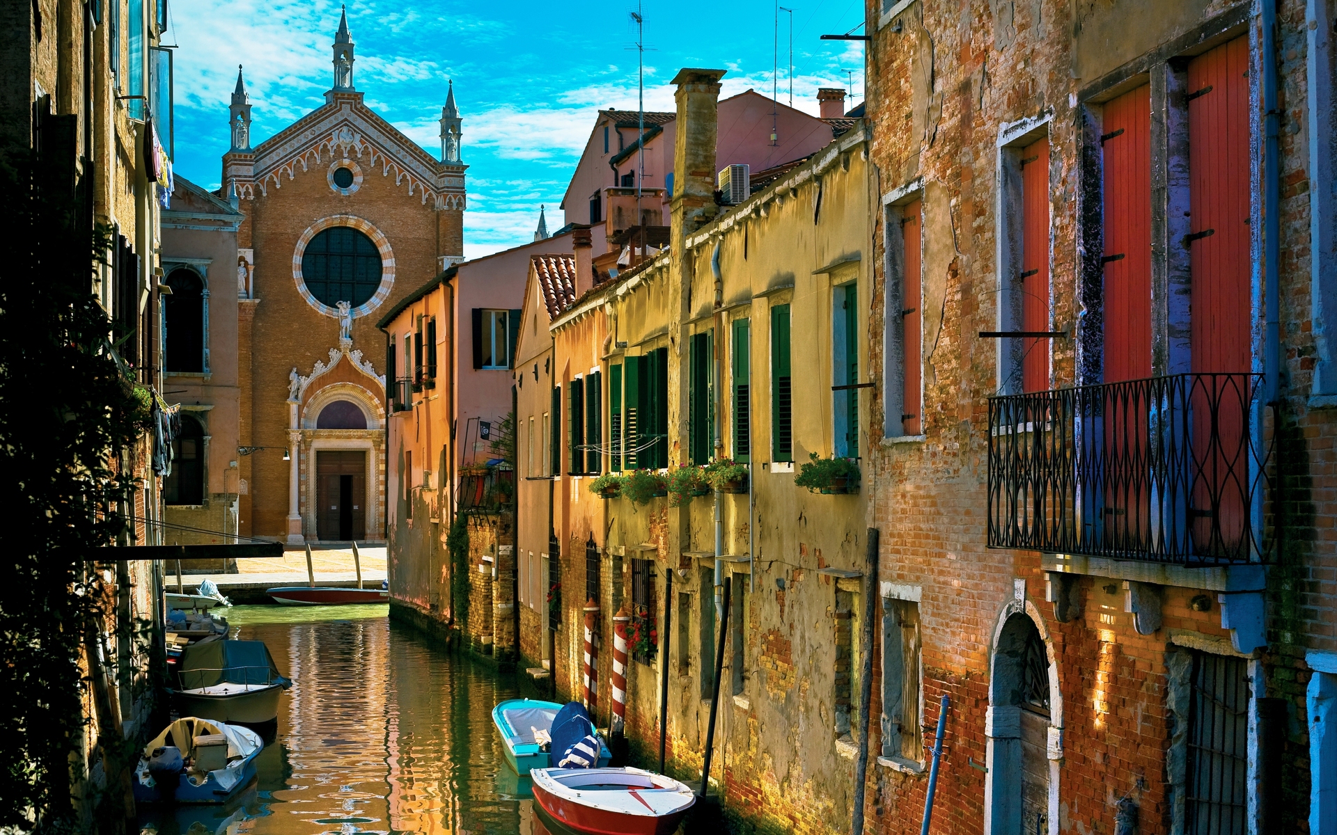 Venice Water Alleyways Wallpaper