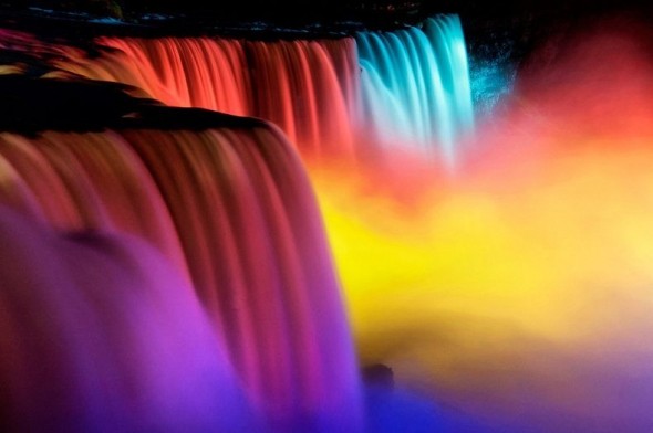 El espectculo de luz de las Cataratas del Nigara