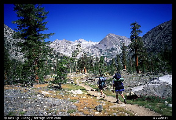 Picture Photo Backpackers On The John Muir Trail Kings Canyon