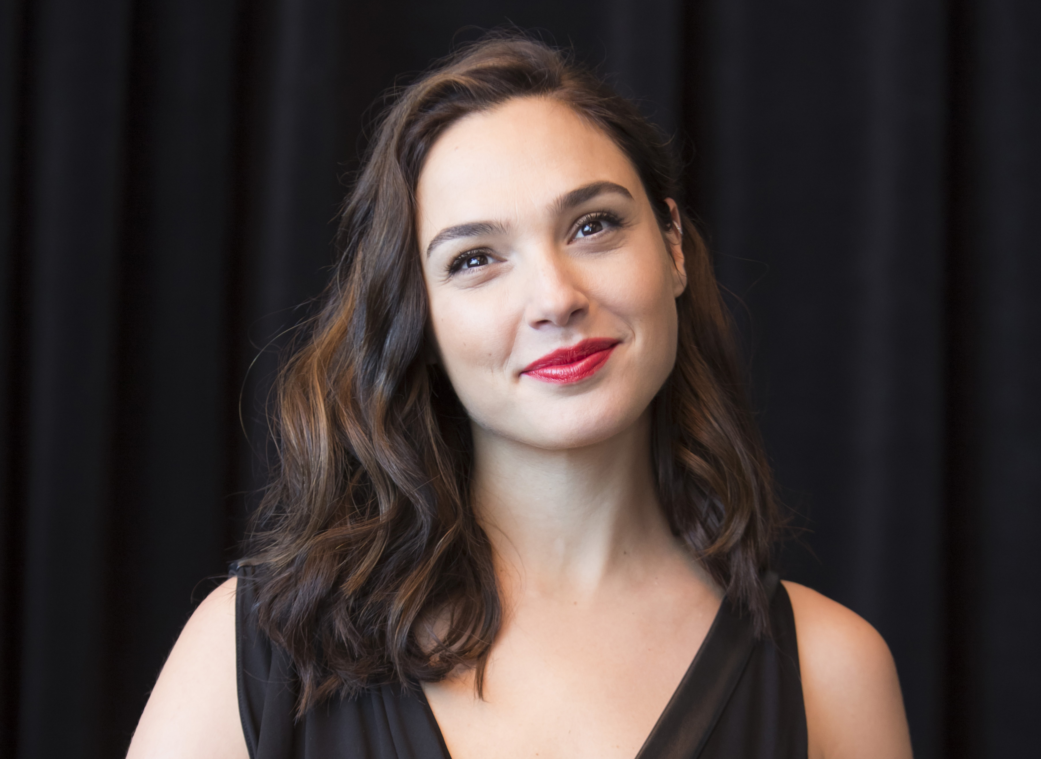 Gal Gadot 4k HD Celebrities Wallpaper Image