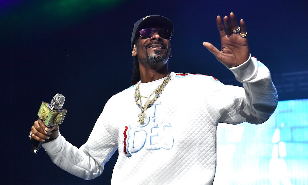 Snoop Dogg And Dmx Set For Verzuz Battle Of The Dogs Udiscover